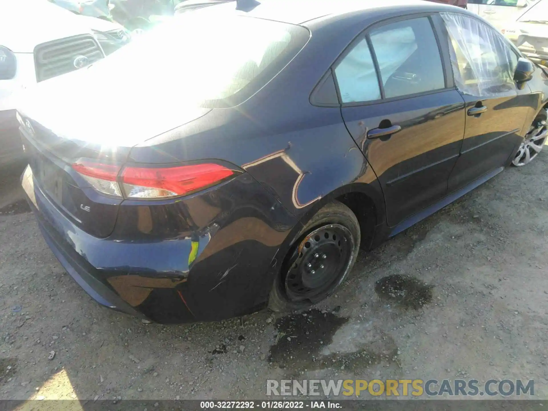 4 Photograph of a damaged car 5YFEPRAE7LP140461 TOYOTA COROLLA 2020