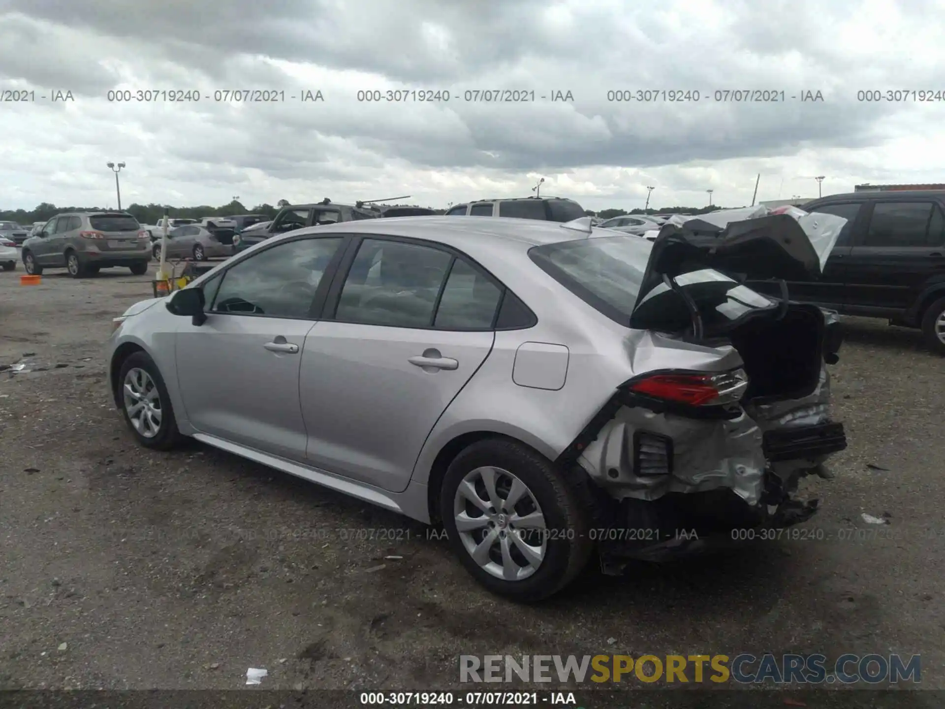 3 Photograph of a damaged car 5YFEPRAE7LP141030 TOYOTA COROLLA 2020