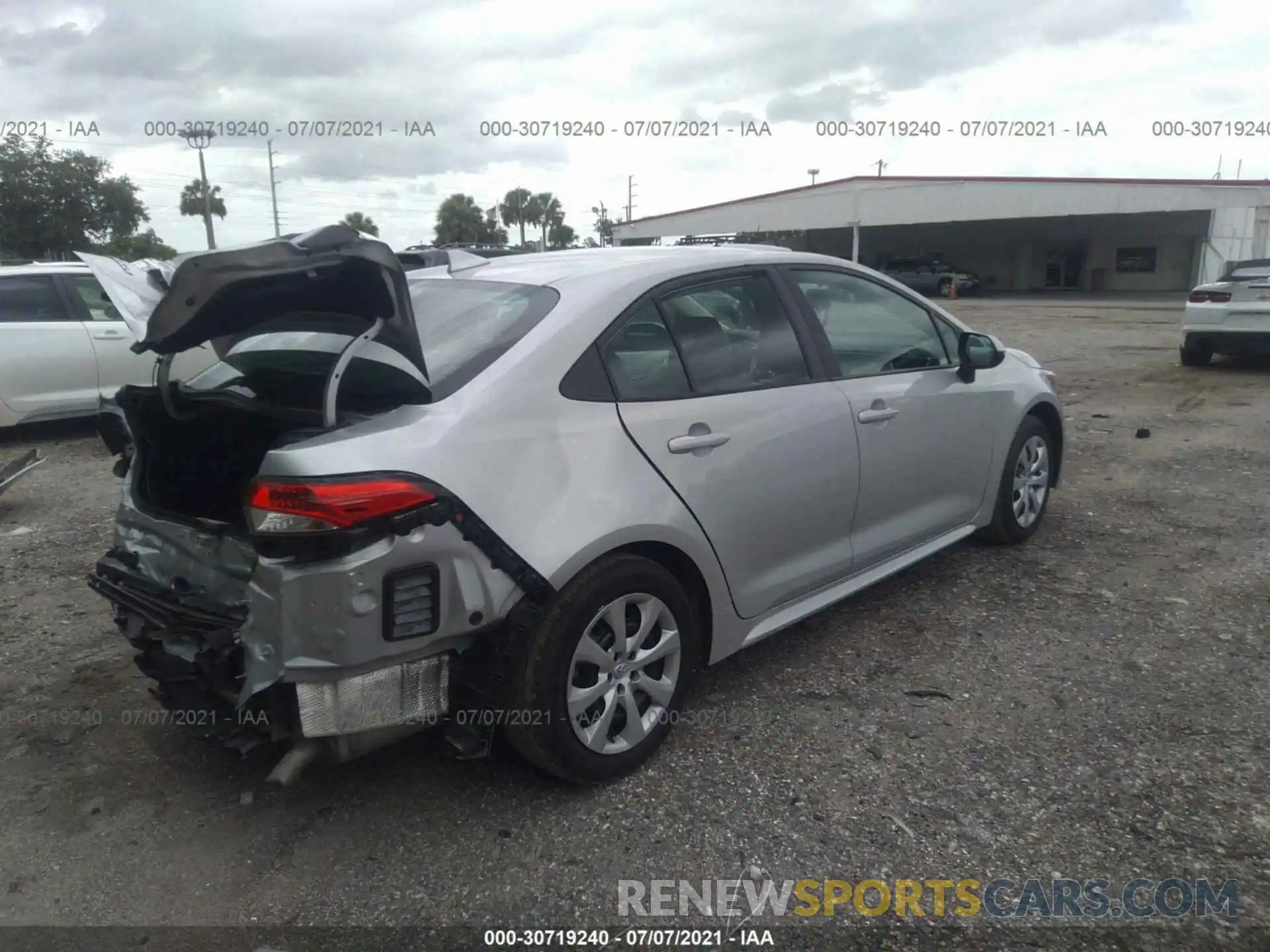 4 Photograph of a damaged car 5YFEPRAE7LP141030 TOYOTA COROLLA 2020