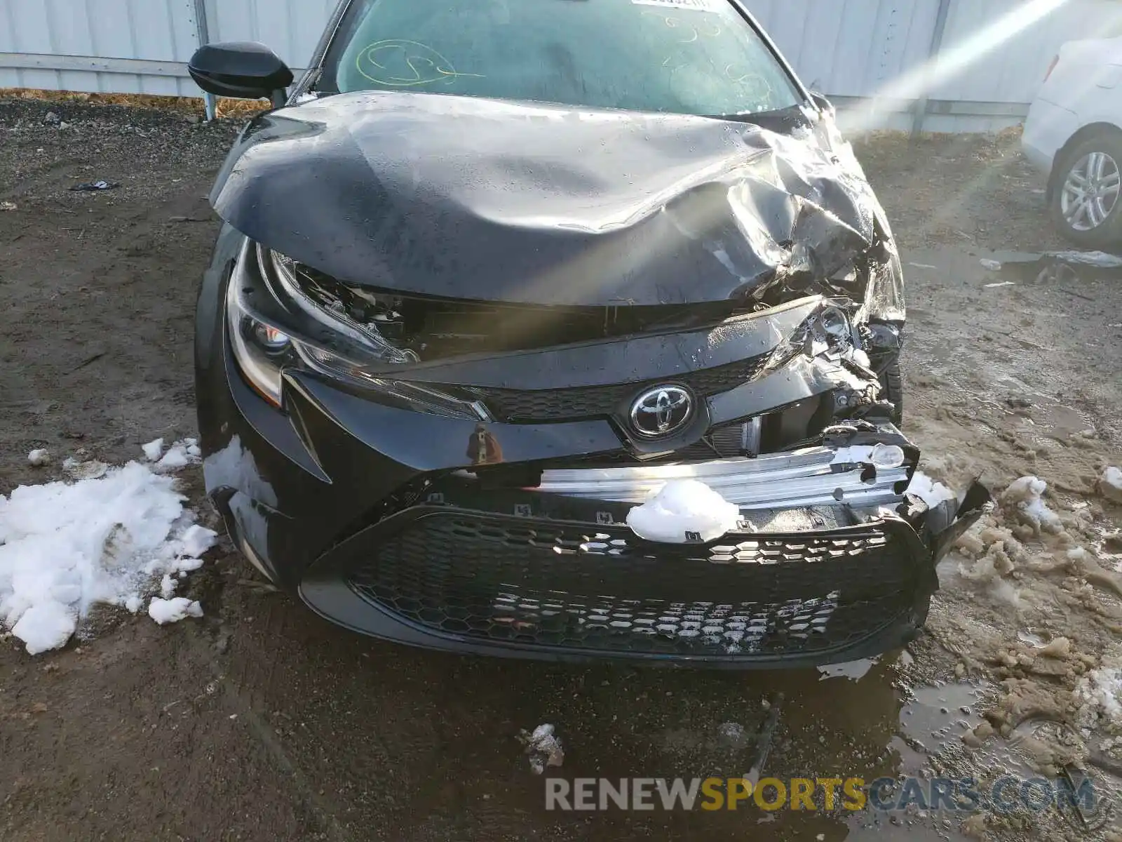 9 Photograph of a damaged car 5YFEPRAE7LP142369 TOYOTA COROLLA 2020