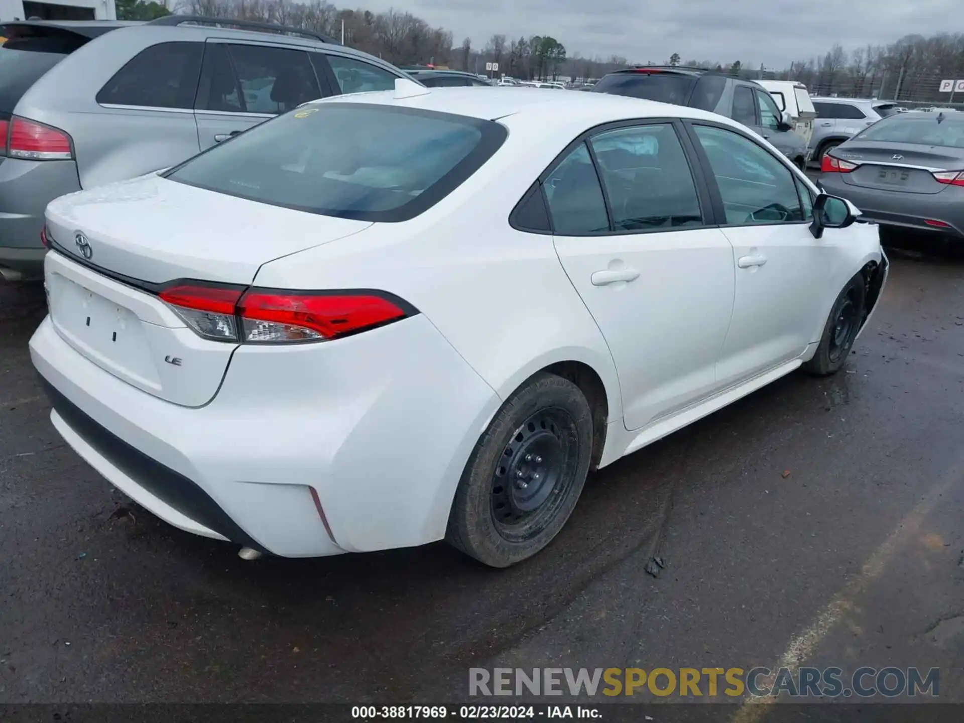 4 Photograph of a damaged car 5YFEPRAE7LP145773 TOYOTA COROLLA 2020