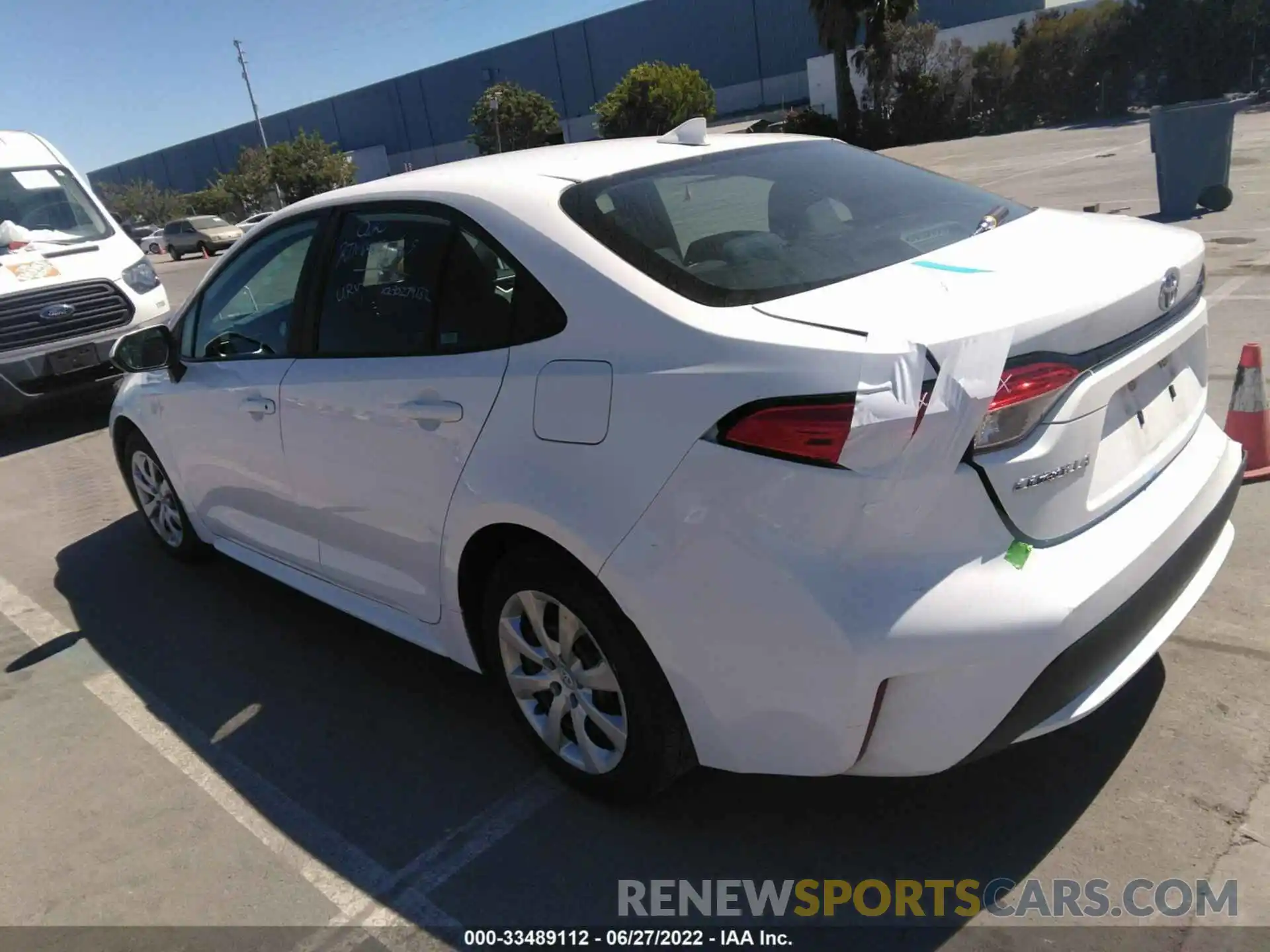 3 Photograph of a damaged car 5YFEPRAE8LP005683 TOYOTA COROLLA 2020