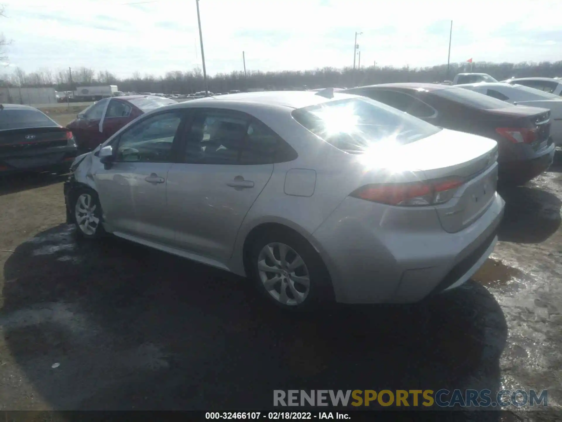 3 Photograph of a damaged car 5YFEPRAE8LP005845 TOYOTA COROLLA 2020