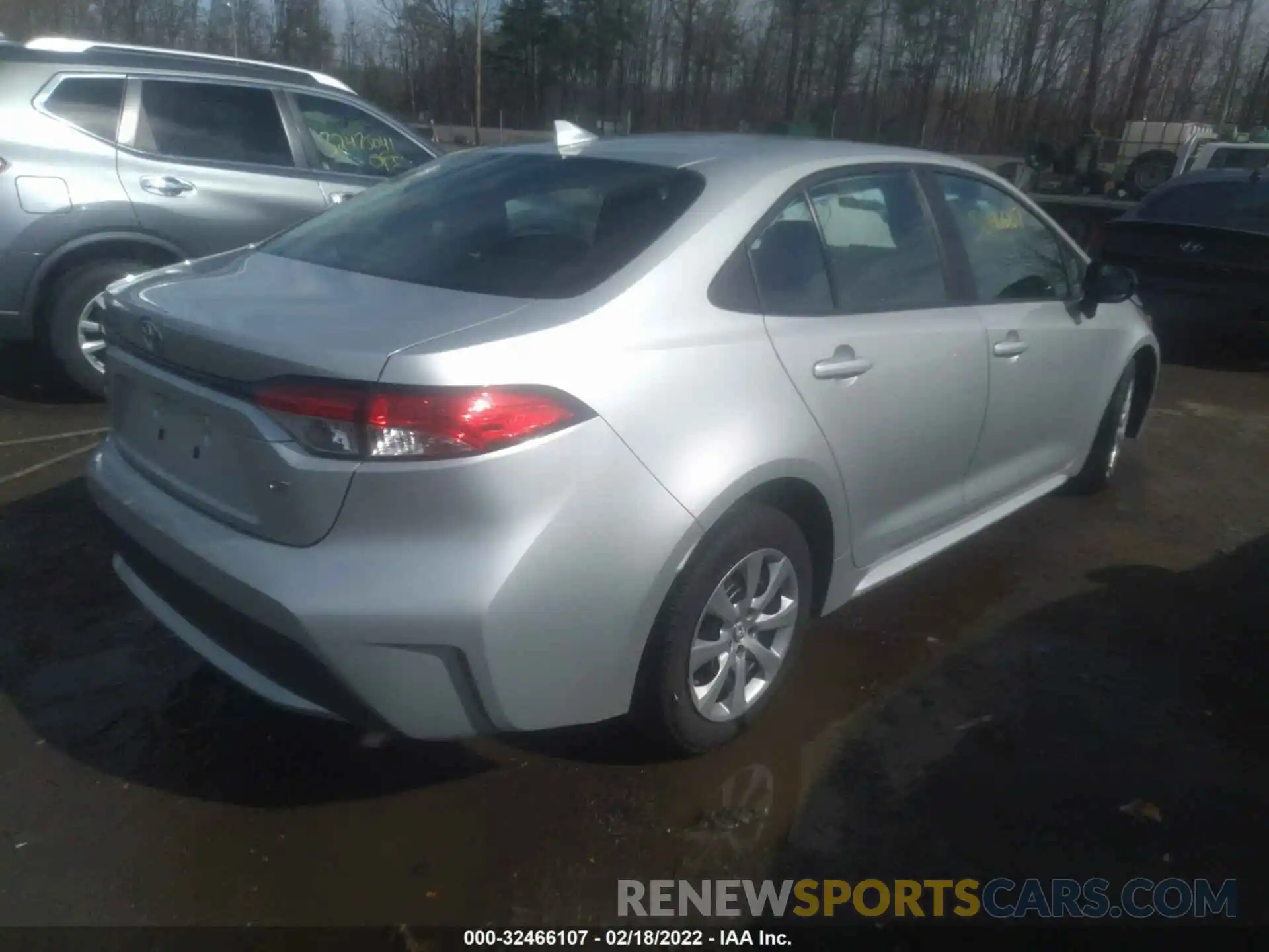 4 Photograph of a damaged car 5YFEPRAE8LP005845 TOYOTA COROLLA 2020