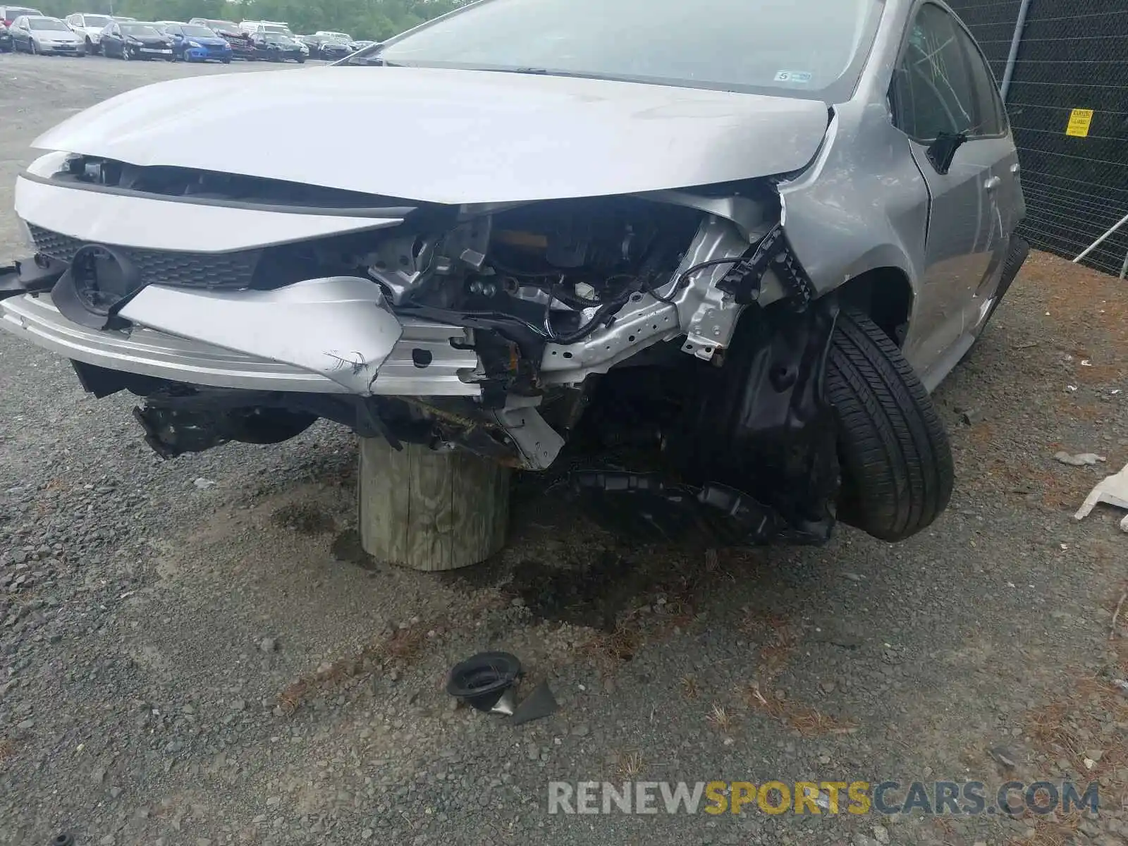 9 Photograph of a damaged car 5YFEPRAE8LP007482 TOYOTA COROLLA 2020