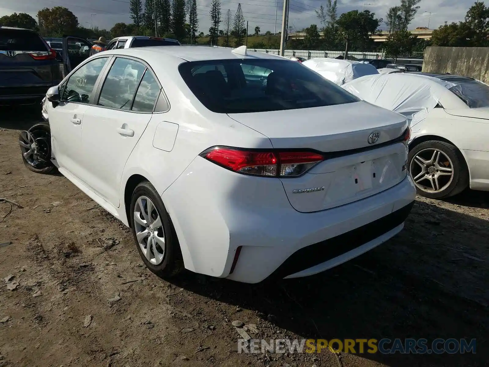 3 Photograph of a damaged car 5YFEPRAE8LP010396 TOYOTA COROLLA 2020