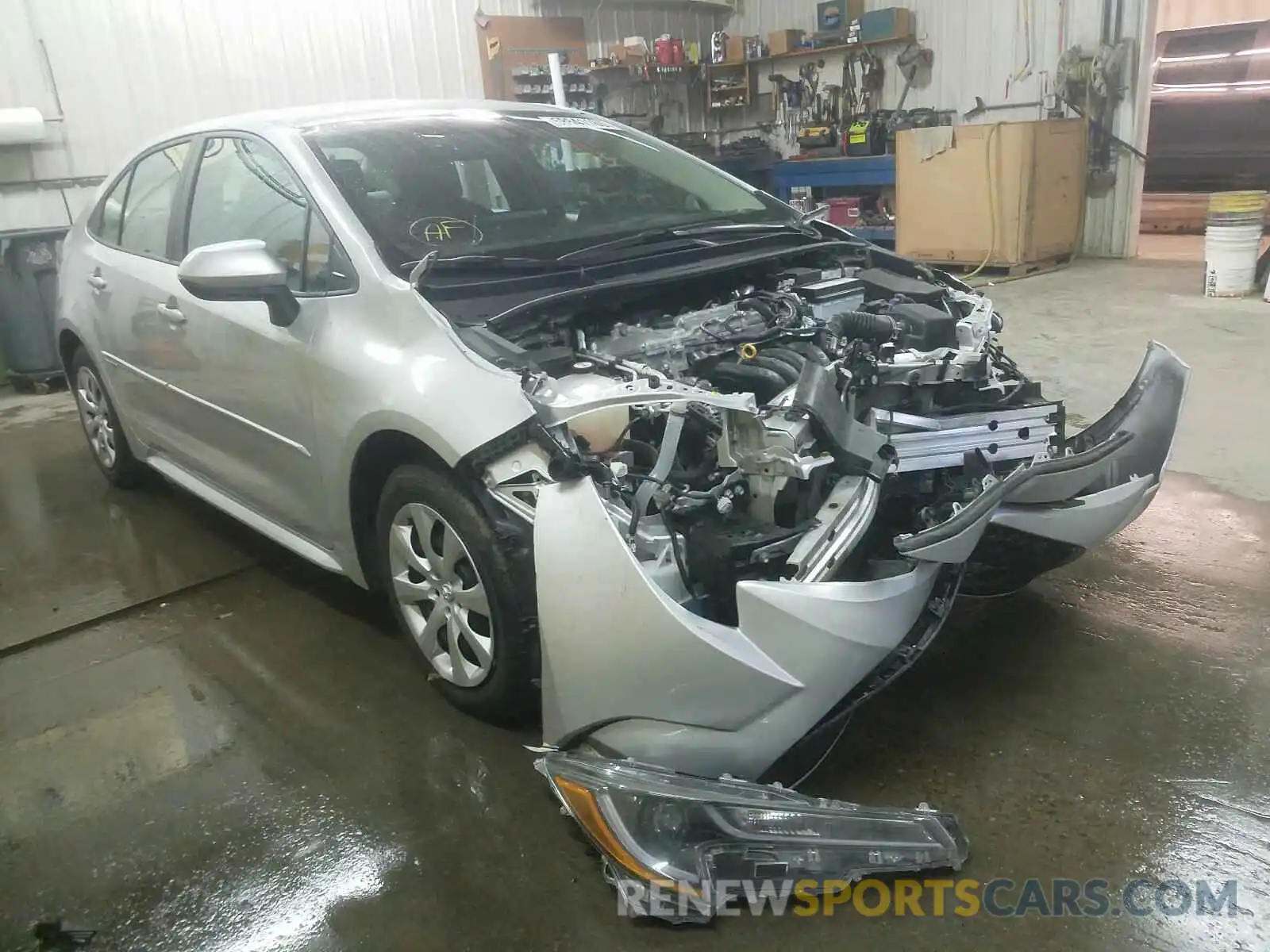 1 Photograph of a damaged car 5YFEPRAE8LP015226 TOYOTA COROLLA 2020