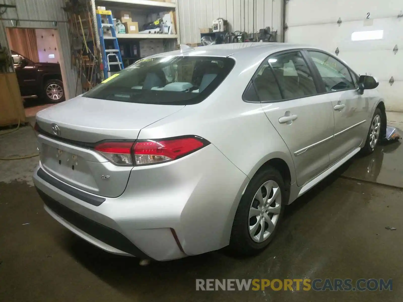 4 Photograph of a damaged car 5YFEPRAE8LP015226 TOYOTA COROLLA 2020