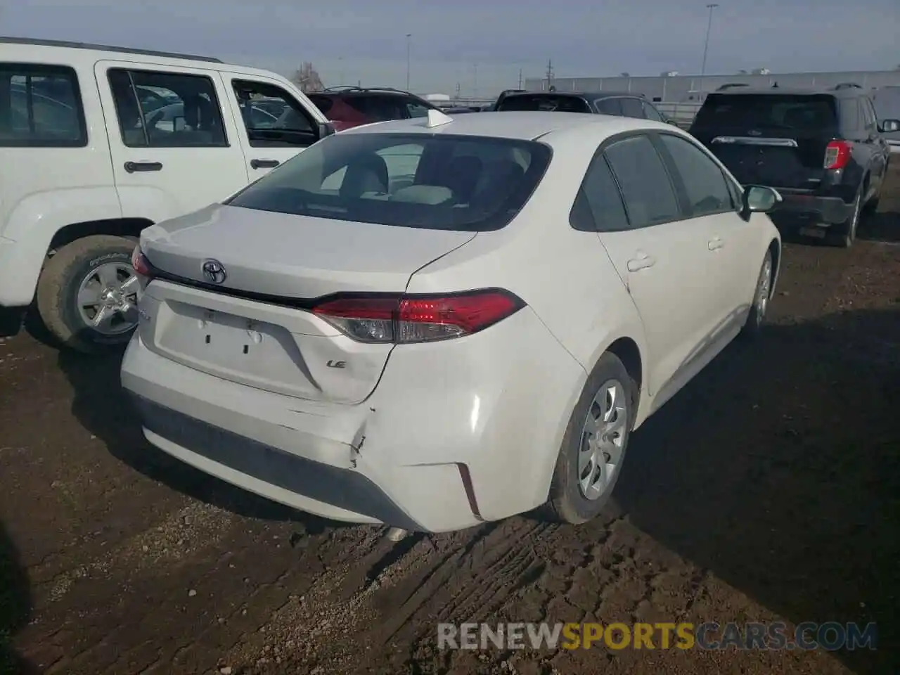 4 Photograph of a damaged car 5YFEPRAE8LP015999 TOYOTA COROLLA 2020