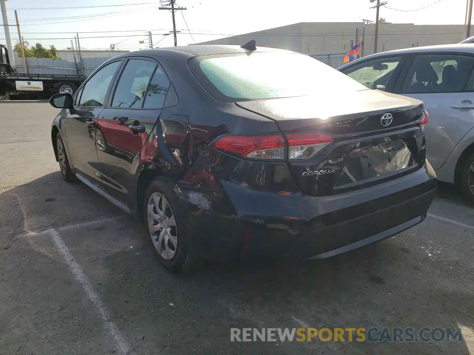 3 Photograph of a damaged car 5YFEPRAE8LP019311 TOYOTA COROLLA 2020