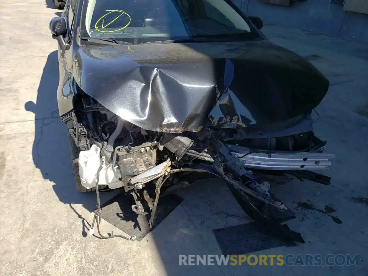 9 Photograph of a damaged car 5YFEPRAE8LP020474 TOYOTA COROLLA 2020