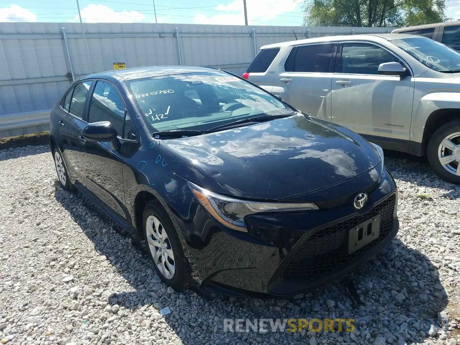 1 Photograph of a damaged car 5YFEPRAE8LP022774 TOYOTA COROLLA 2020