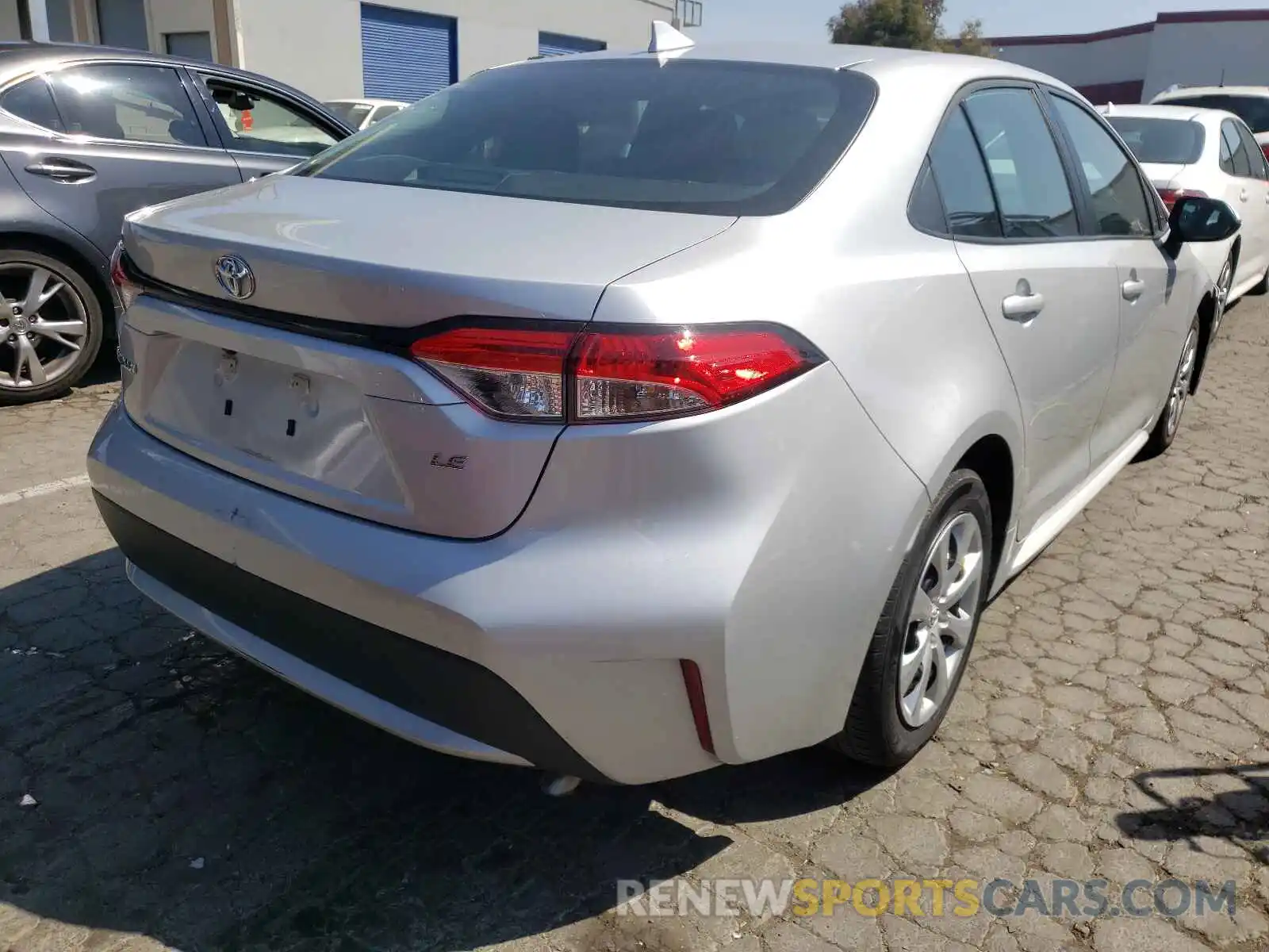 4 Photograph of a damaged car 5YFEPRAE8LP023147 TOYOTA COROLLA 2020