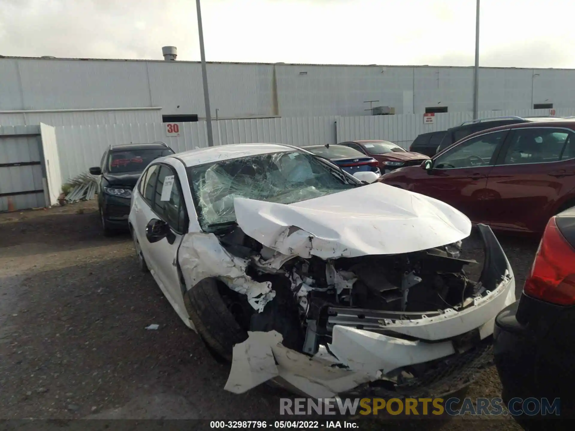 1 Photograph of a damaged car 5YFEPRAE8LP023701 TOYOTA COROLLA 2020