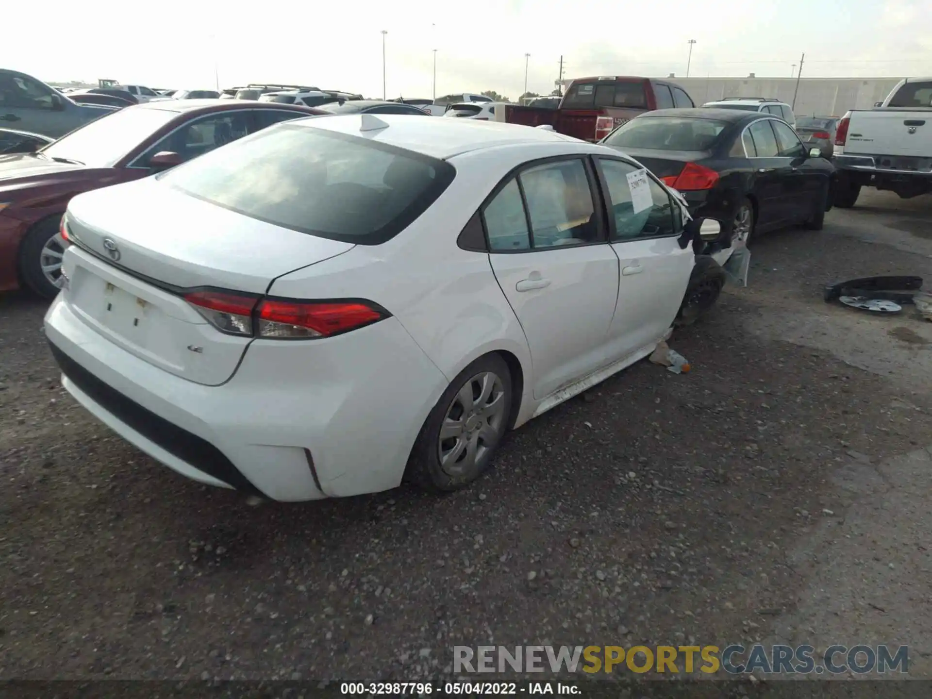 4 Photograph of a damaged car 5YFEPRAE8LP023701 TOYOTA COROLLA 2020