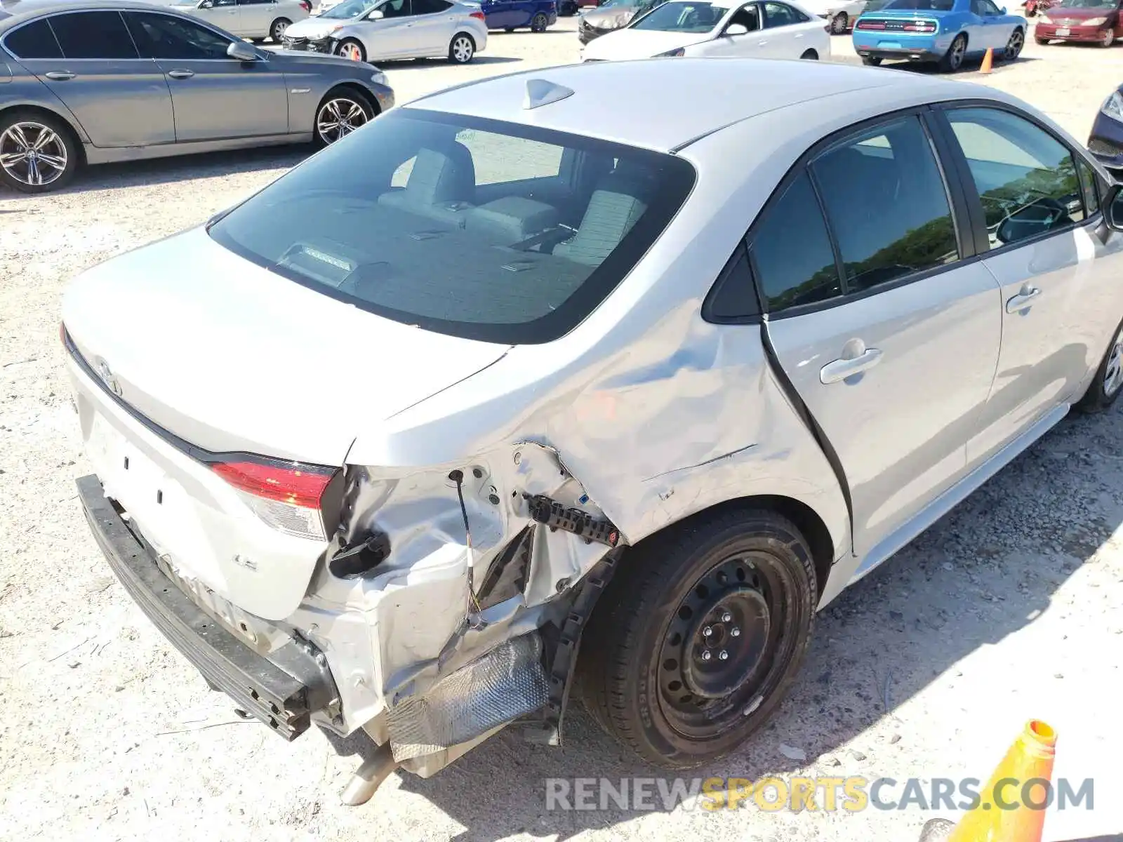 9 Photograph of a damaged car 5YFEPRAE8LP023925 TOYOTA COROLLA 2020