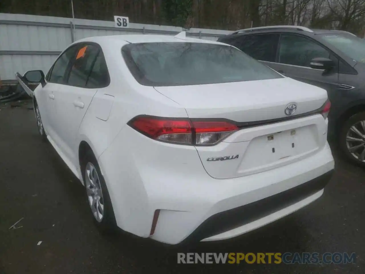 3 Photograph of a damaged car 5YFEPRAE8LP025027 TOYOTA COROLLA 2020