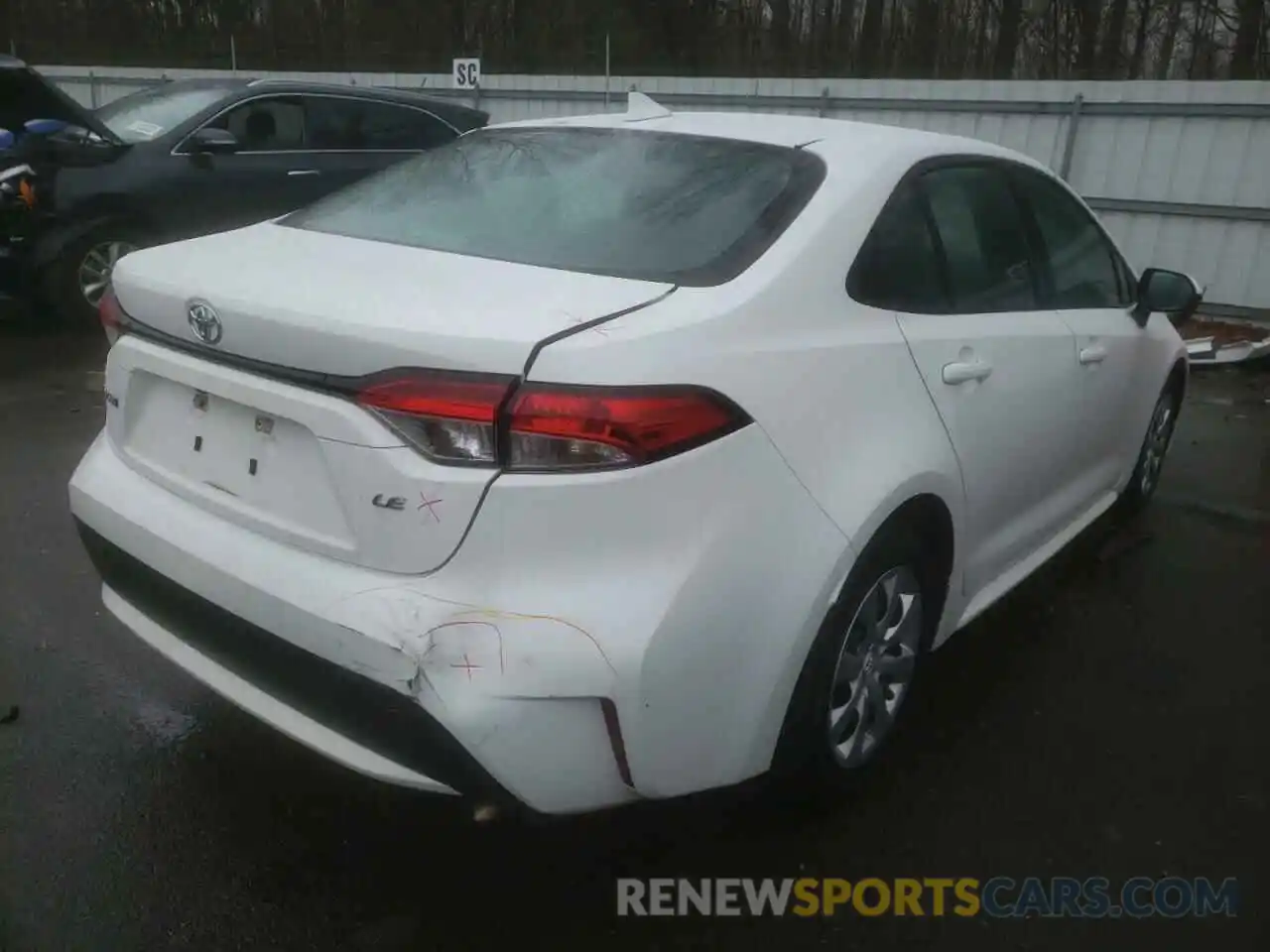 4 Photograph of a damaged car 5YFEPRAE8LP025027 TOYOTA COROLLA 2020