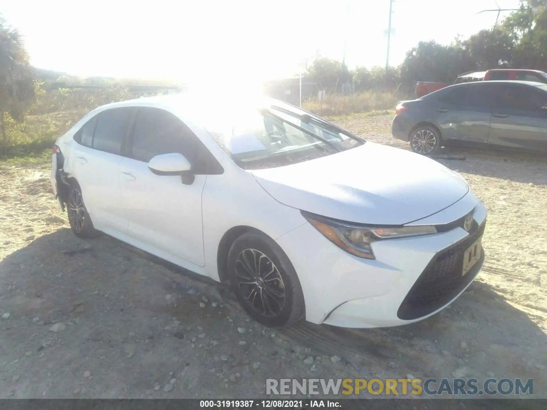 1 Photograph of a damaged car 5YFEPRAE8LP025416 TOYOTA COROLLA 2020