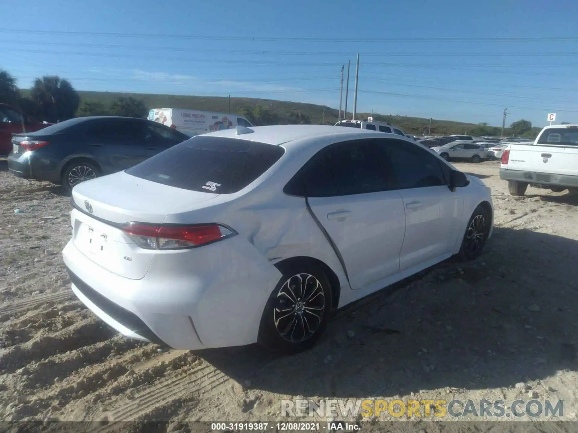 4 Photograph of a damaged car 5YFEPRAE8LP025416 TOYOTA COROLLA 2020