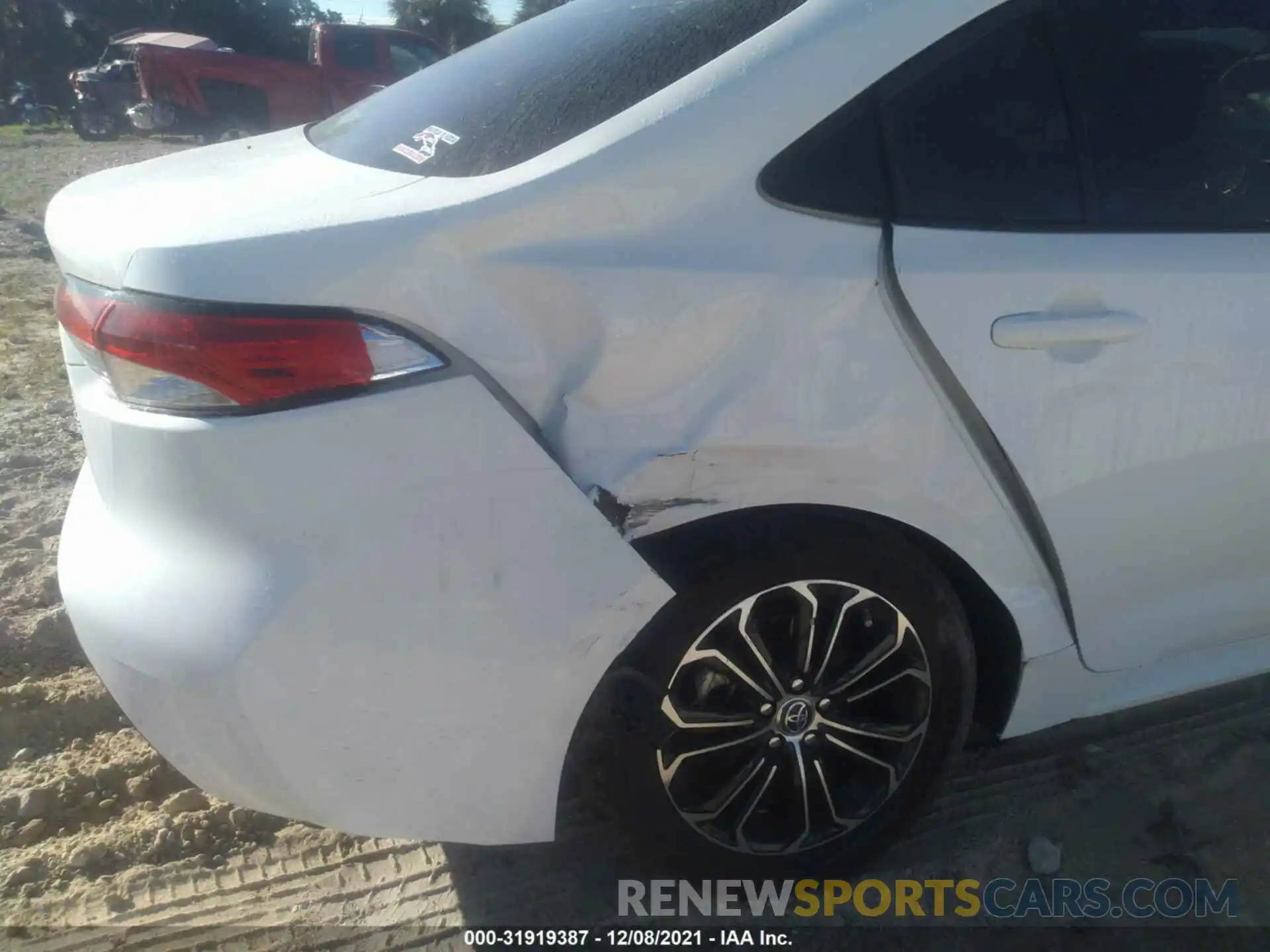 6 Photograph of a damaged car 5YFEPRAE8LP025416 TOYOTA COROLLA 2020