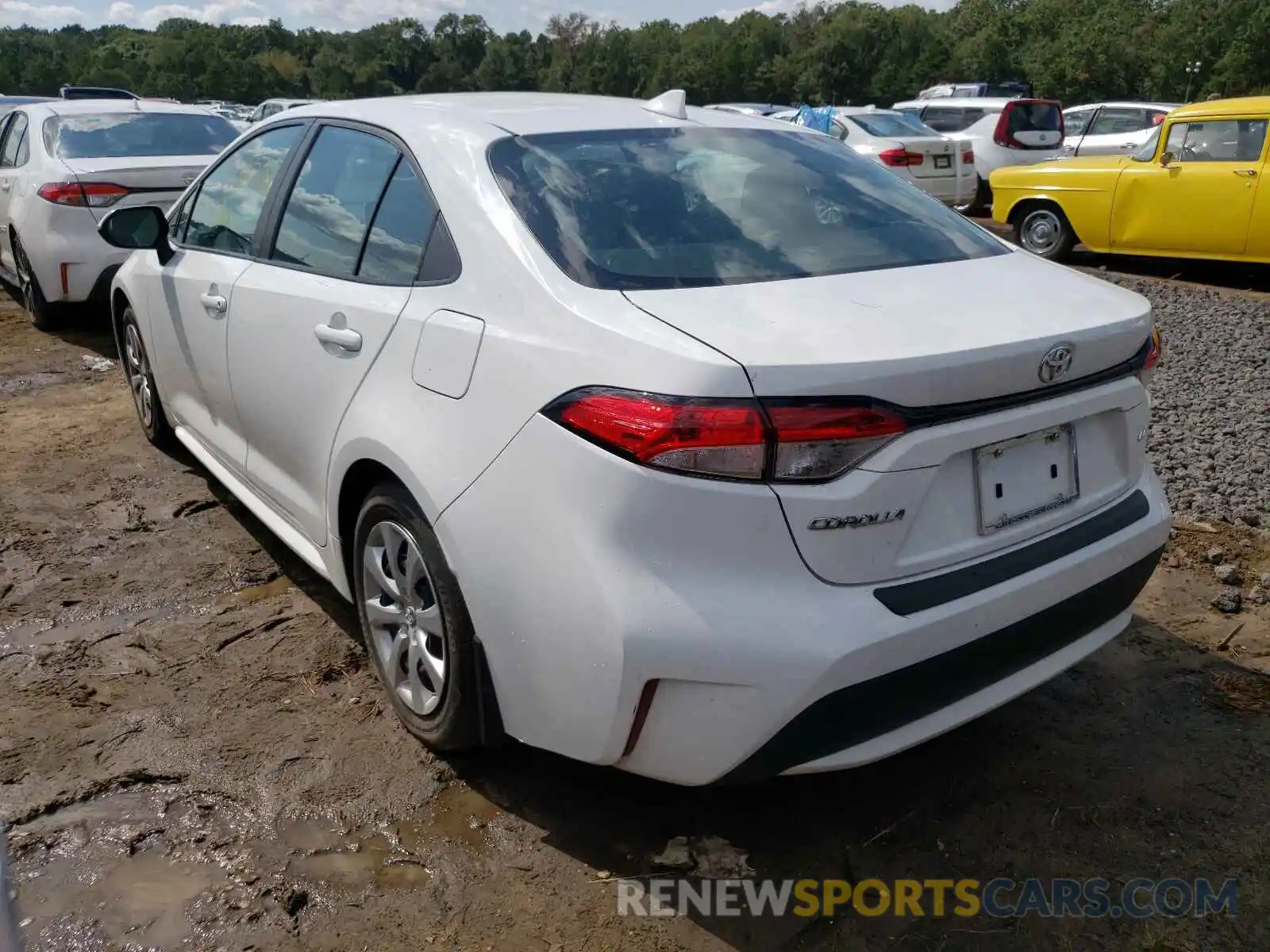 3 Photograph of a damaged car 5YFEPRAE8LP026954 TOYOTA COROLLA 2020