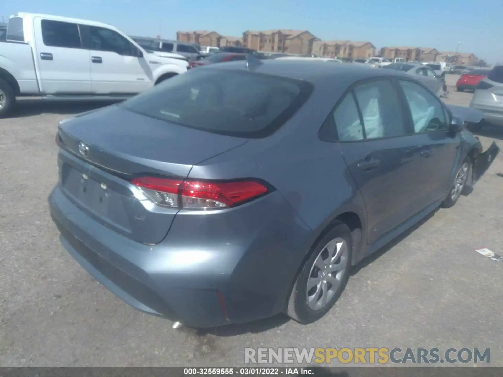 4 Photograph of a damaged car 5YFEPRAE8LP028123 TOYOTA COROLLA 2020