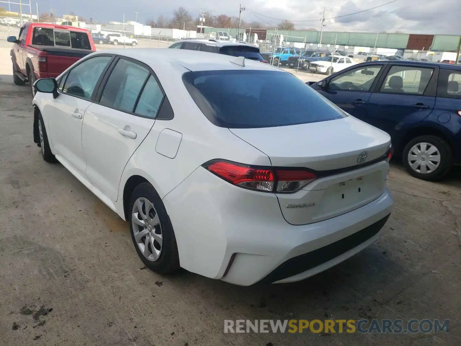 3 Photograph of a damaged car 5YFEPRAE8LP028770 TOYOTA COROLLA 2020