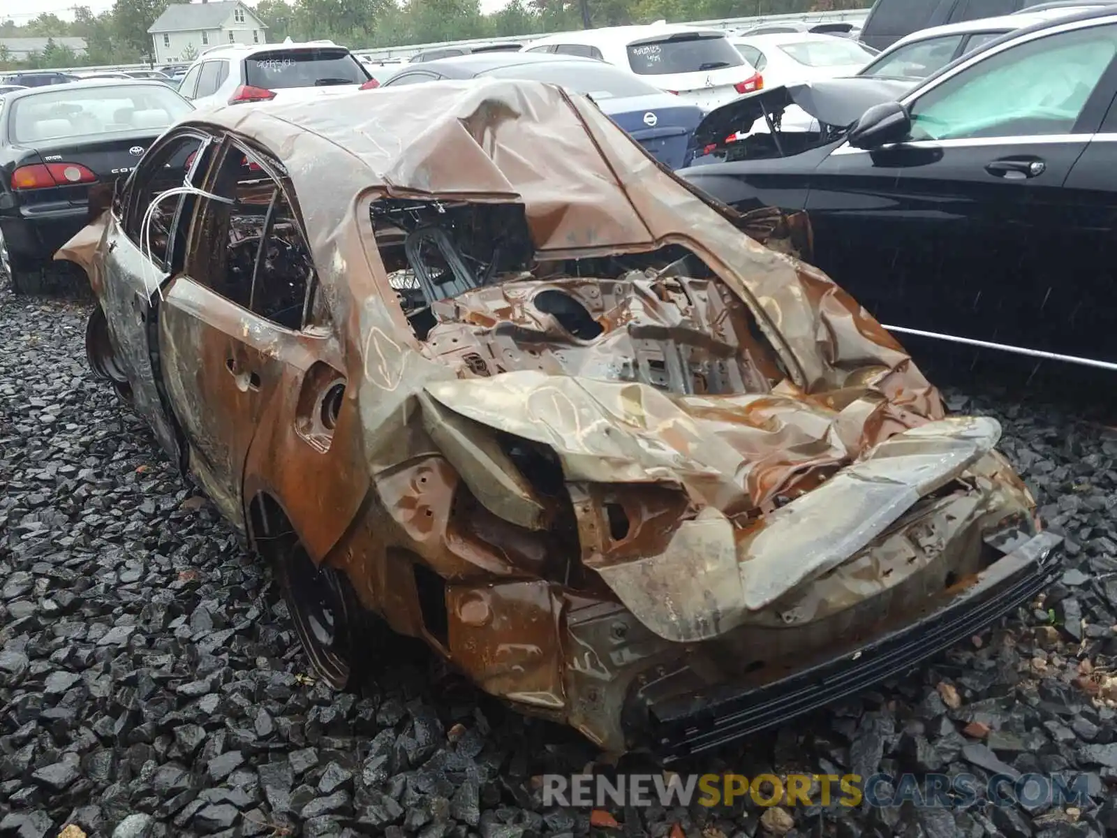 3 Photograph of a damaged car 5YFEPRAE8LP030700 TOYOTA COROLLA 2020