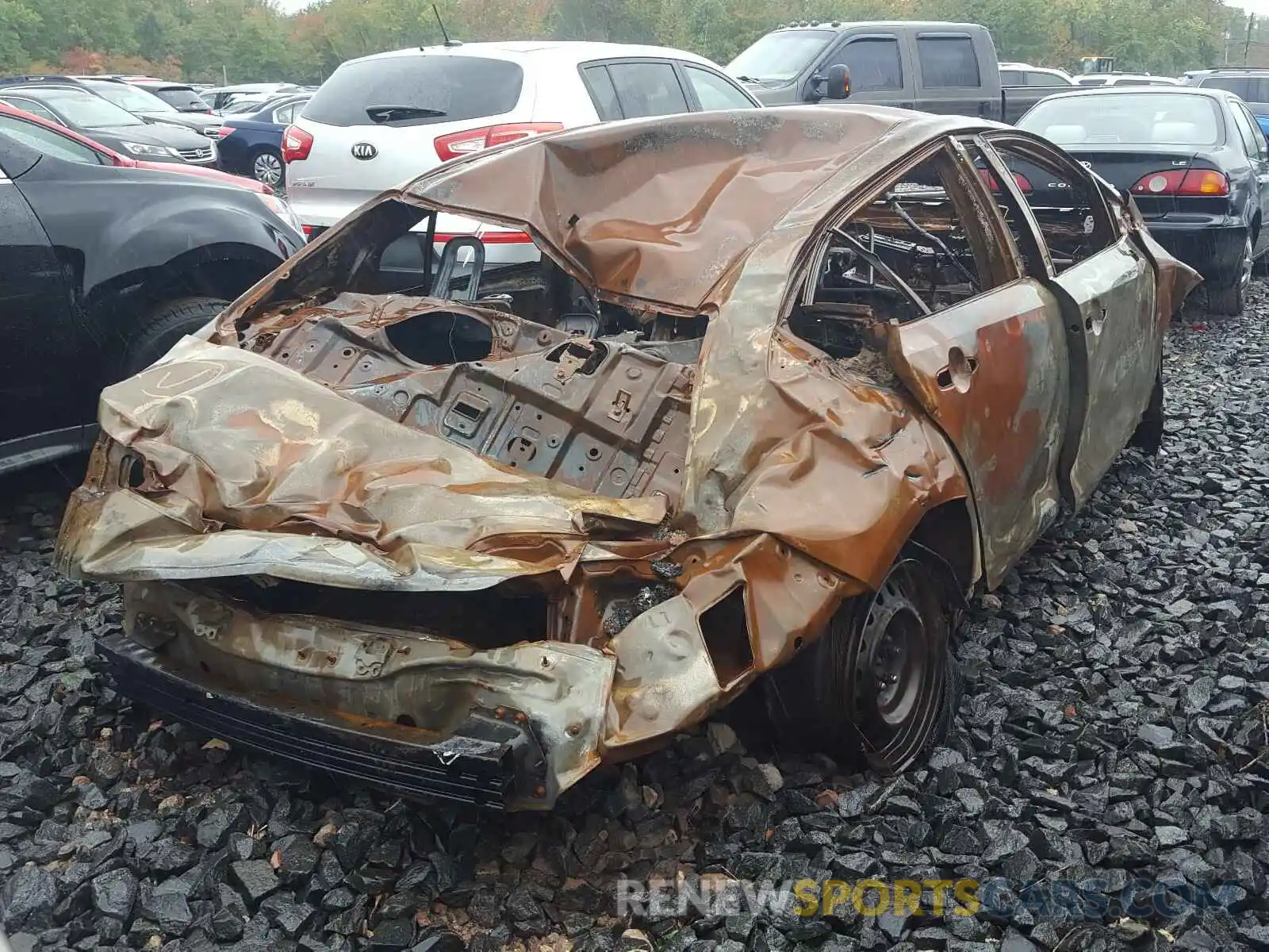 4 Photograph of a damaged car 5YFEPRAE8LP030700 TOYOTA COROLLA 2020