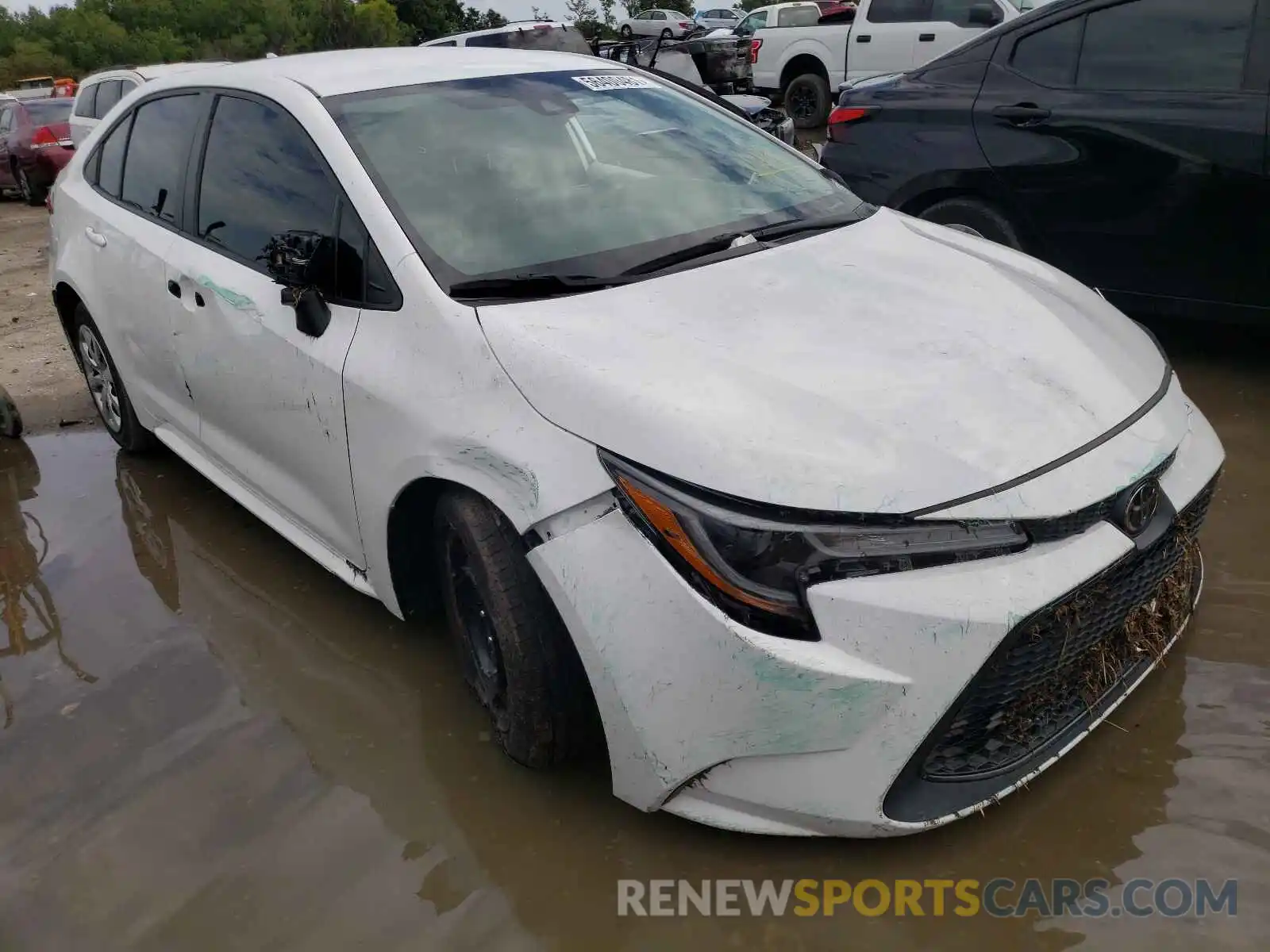 1 Photograph of a damaged car 5YFEPRAE8LP030857 TOYOTA COROLLA 2020