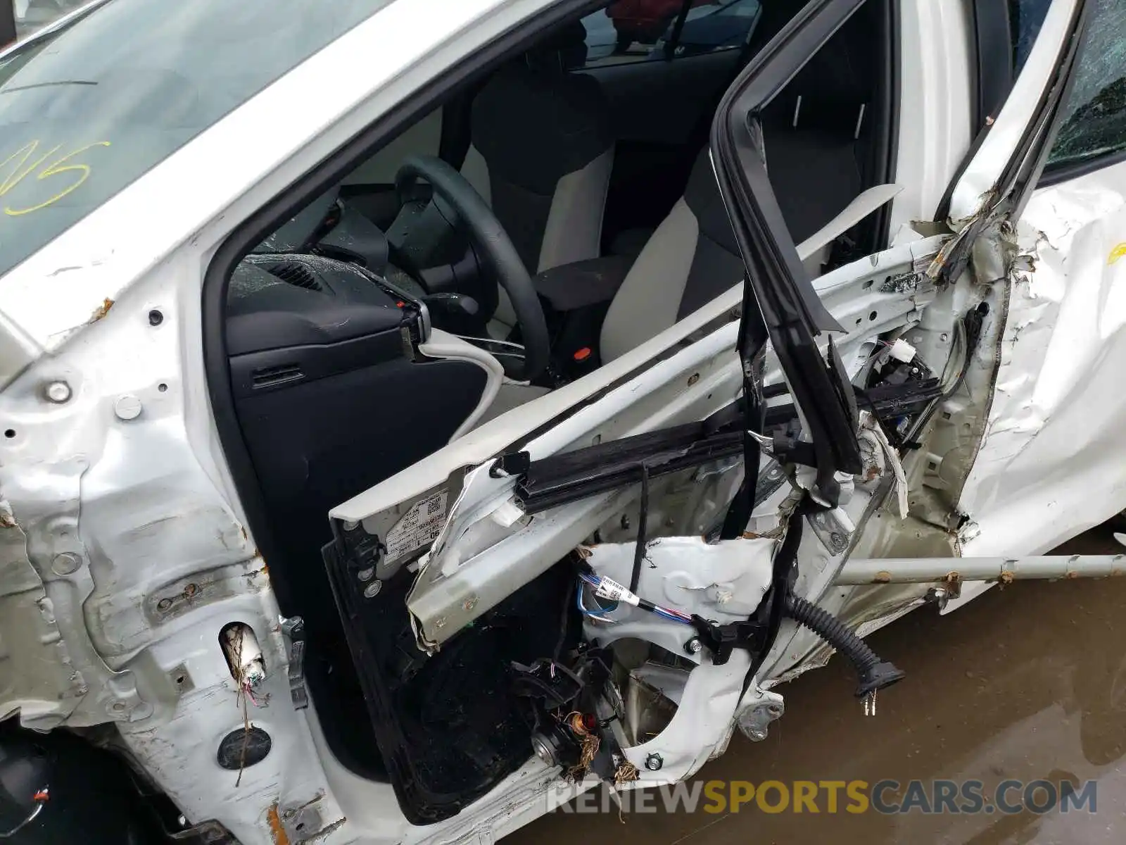 10 Photograph of a damaged car 5YFEPRAE8LP030857 TOYOTA COROLLA 2020