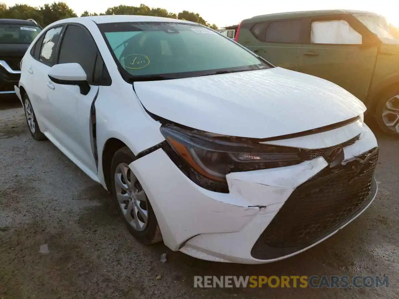 1 Photograph of a damaged car 5YFEPRAE8LP031300 TOYOTA COROLLA 2020