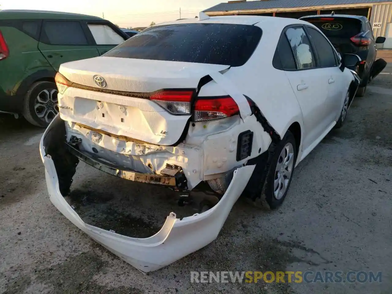 4 Photograph of a damaged car 5YFEPRAE8LP031300 TOYOTA COROLLA 2020