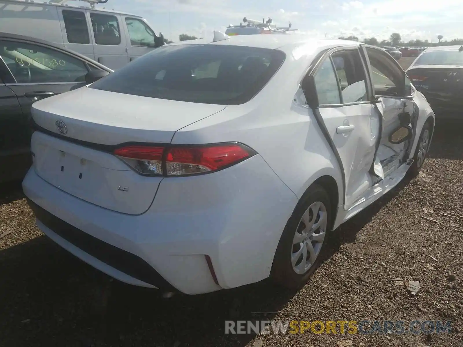 4 Photograph of a damaged car 5YFEPRAE8LP032091 TOYOTA COROLLA 2020