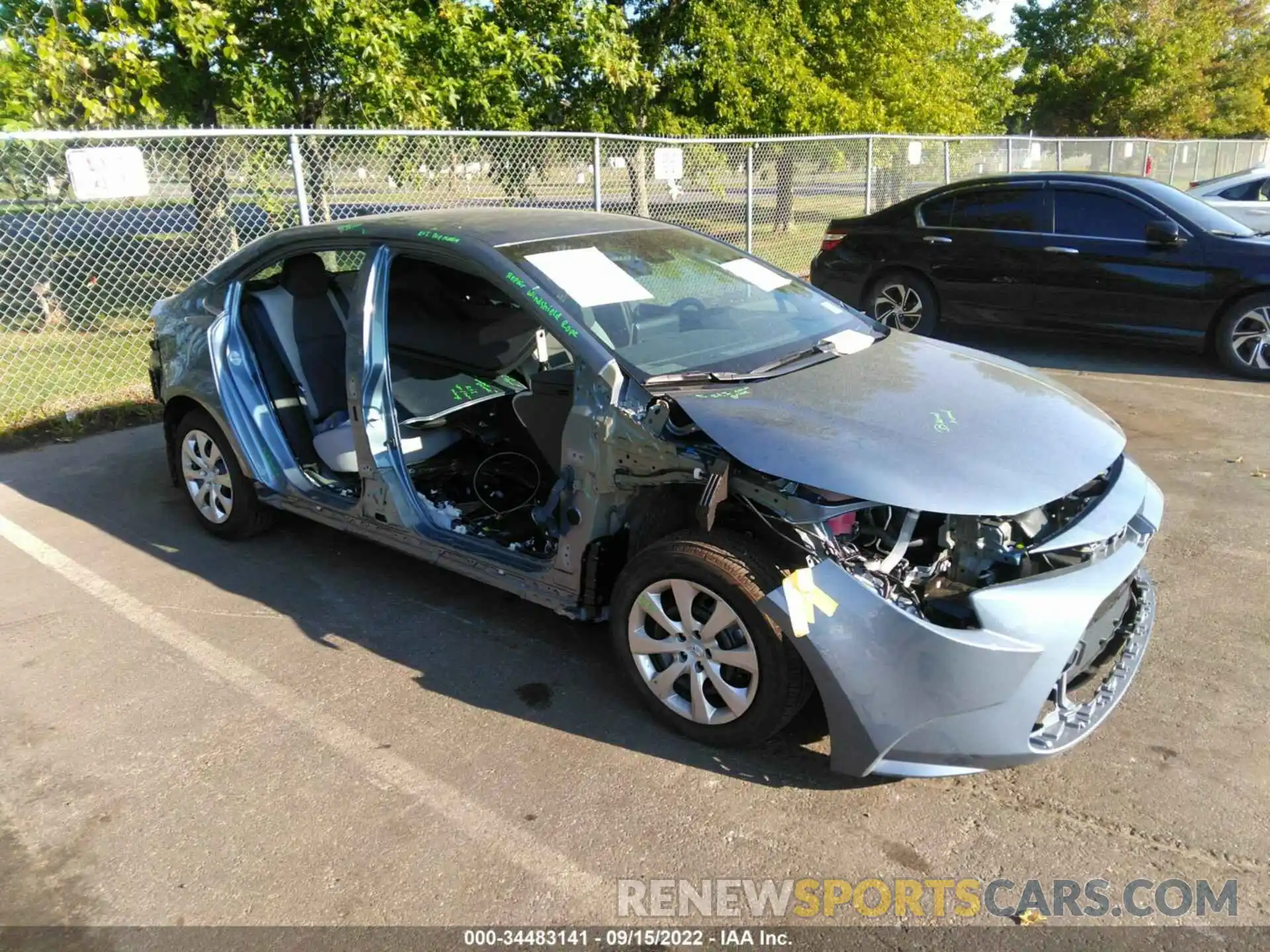 1 Photograph of a damaged car 5YFEPRAE8LP032222 TOYOTA COROLLA 2020