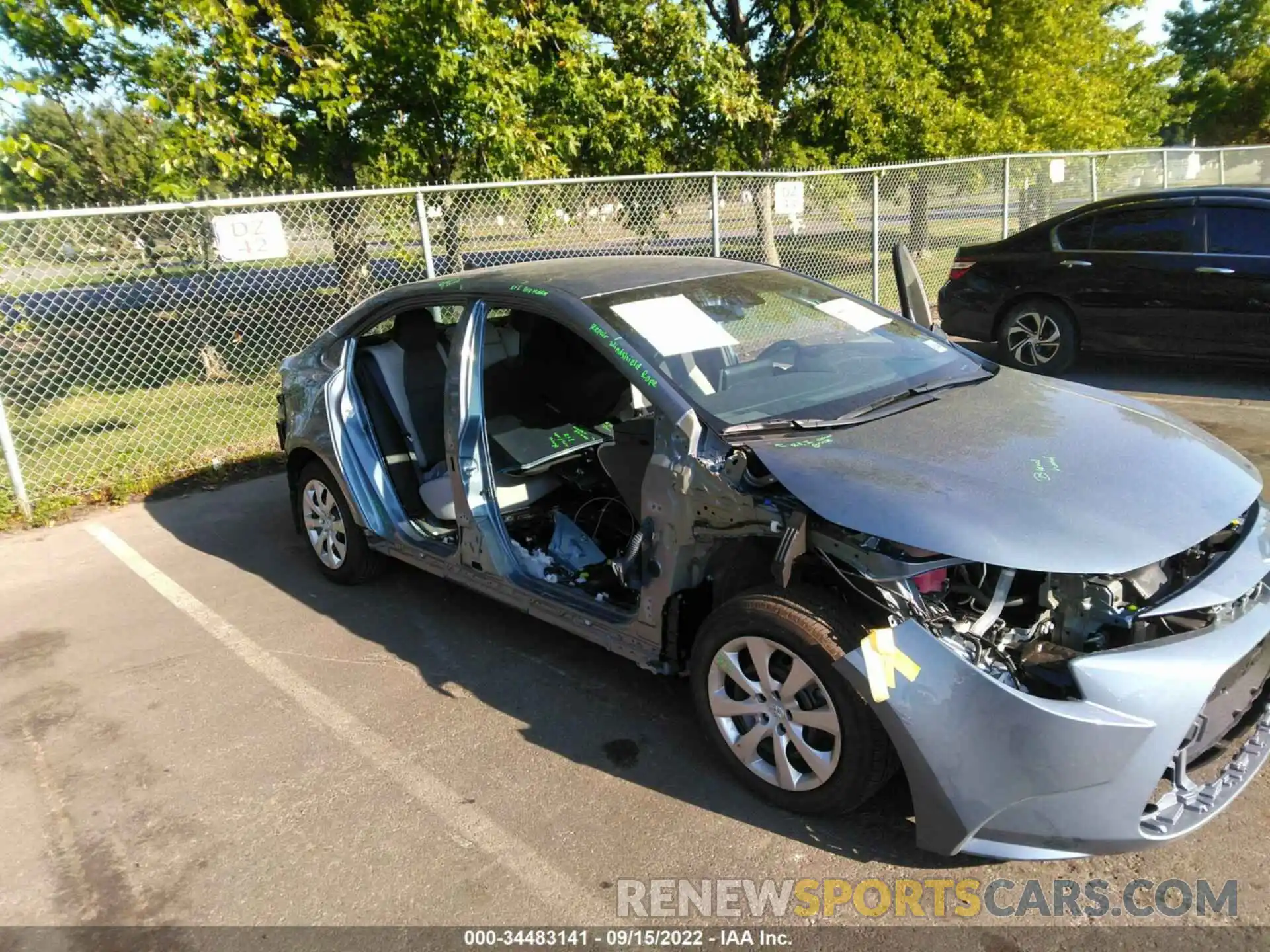 6 Photograph of a damaged car 5YFEPRAE8LP032222 TOYOTA COROLLA 2020