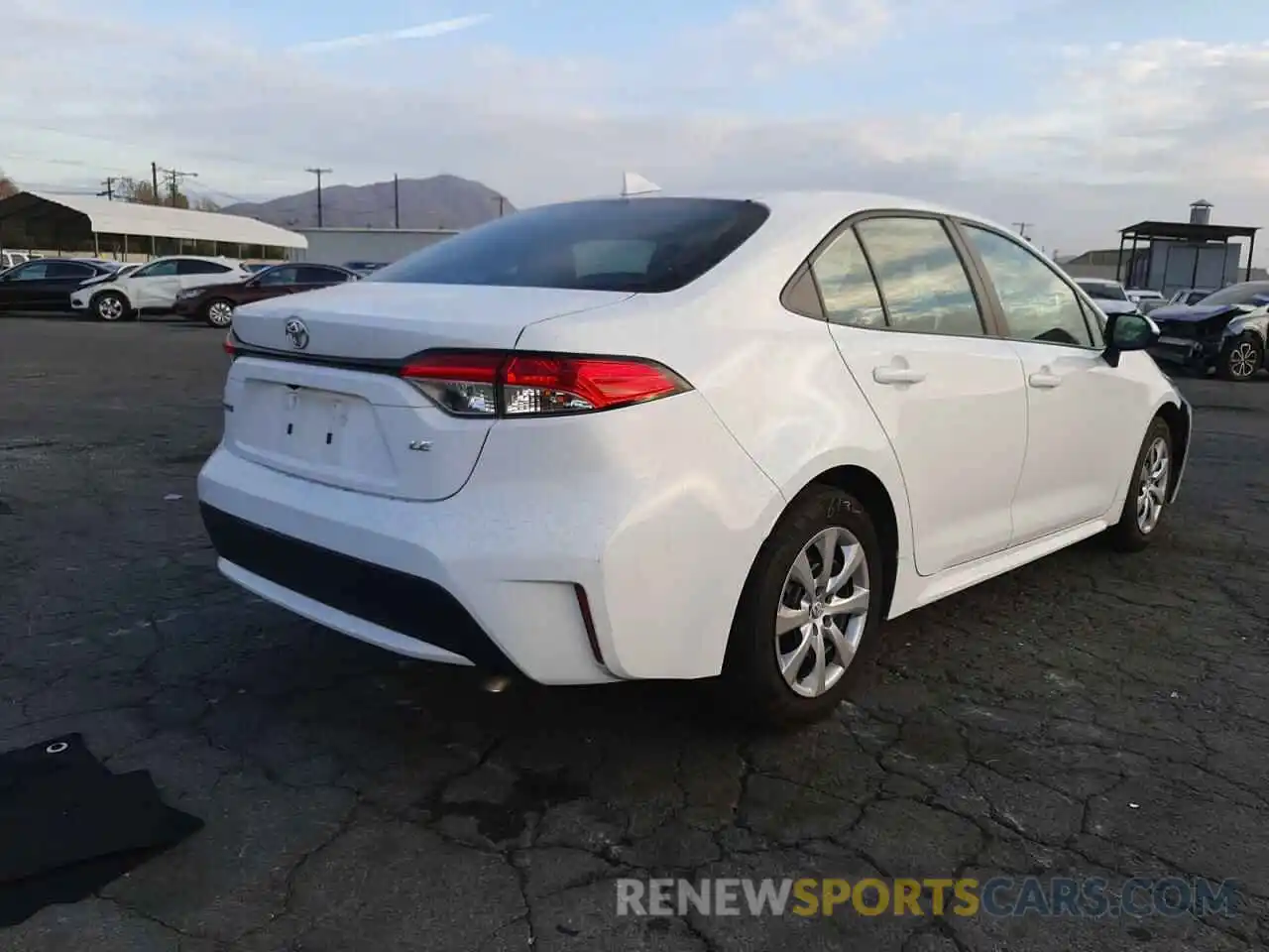 4 Photograph of a damaged car 5YFEPRAE8LP032303 TOYOTA COROLLA 2020