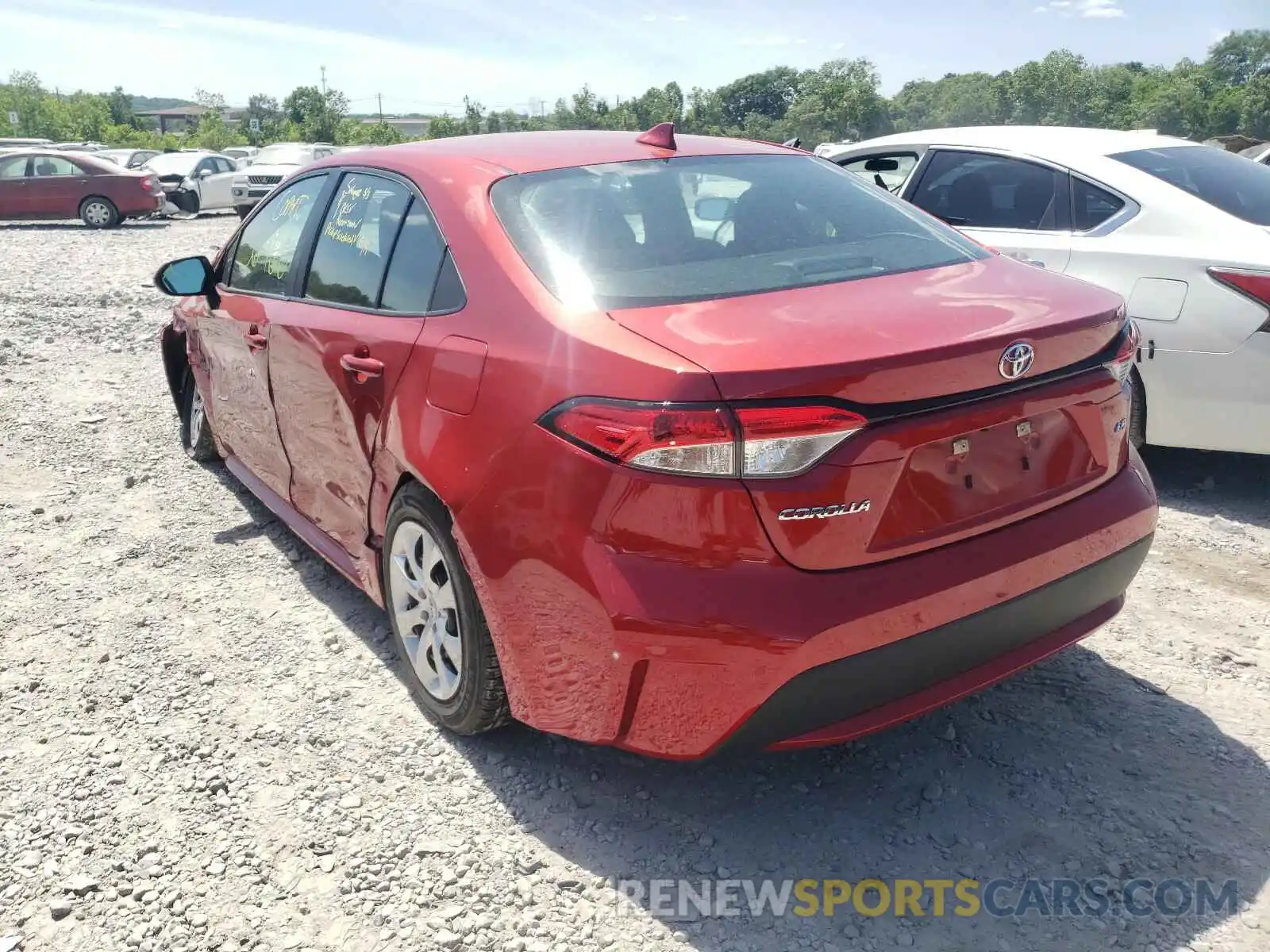 3 Photograph of a damaged car 5YFEPRAE8LP032639 TOYOTA COROLLA 2020