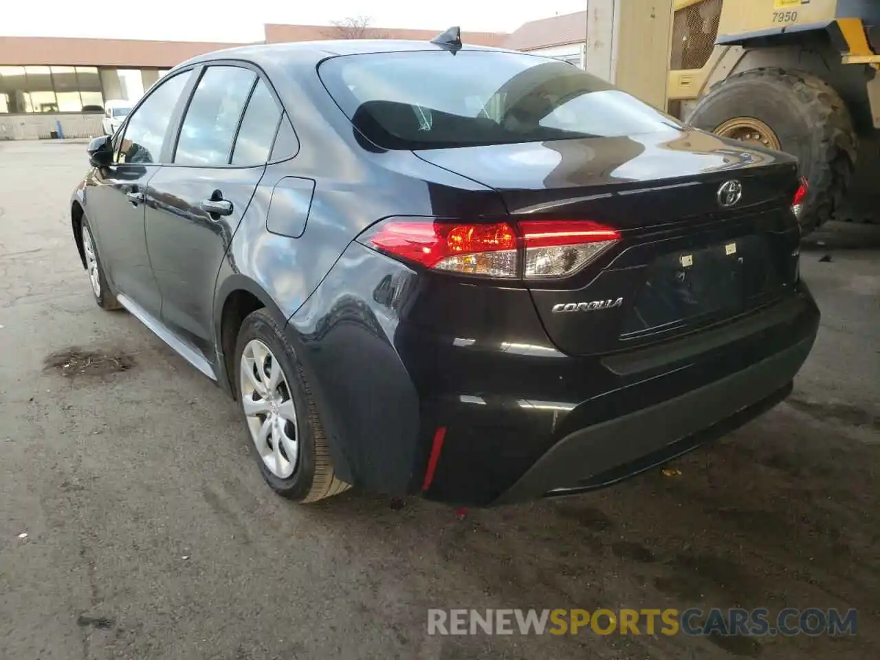 3 Photograph of a damaged car 5YFEPRAE8LP035072 TOYOTA COROLLA 2020