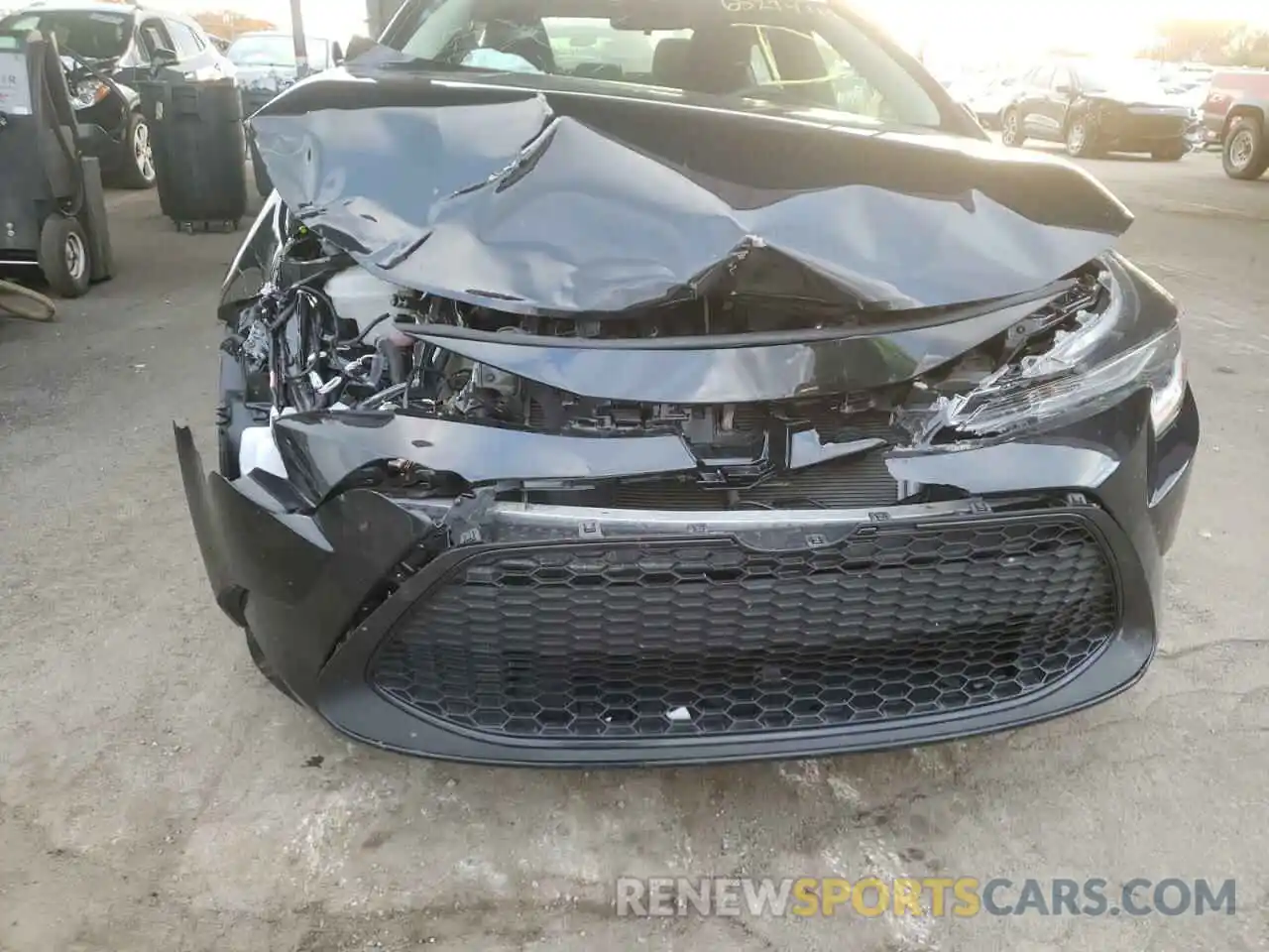 9 Photograph of a damaged car 5YFEPRAE8LP035072 TOYOTA COROLLA 2020