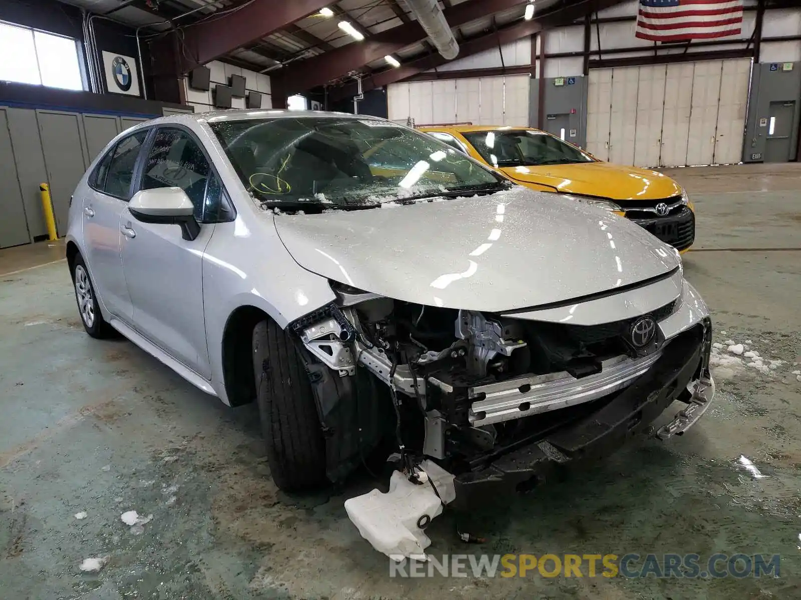 1 Photograph of a damaged car 5YFEPRAE8LP035914 TOYOTA COROLLA 2020