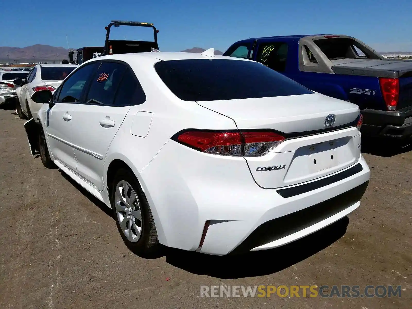 3 Photograph of a damaged car 5YFEPRAE8LP036318 TOYOTA COROLLA 2020