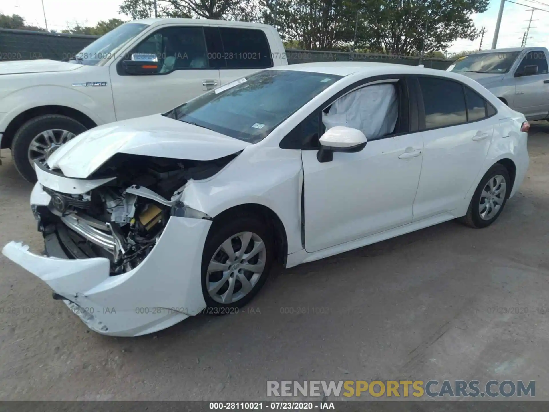 2 Photograph of a damaged car 5YFEPRAE8LP037002 TOYOTA COROLLA 2020