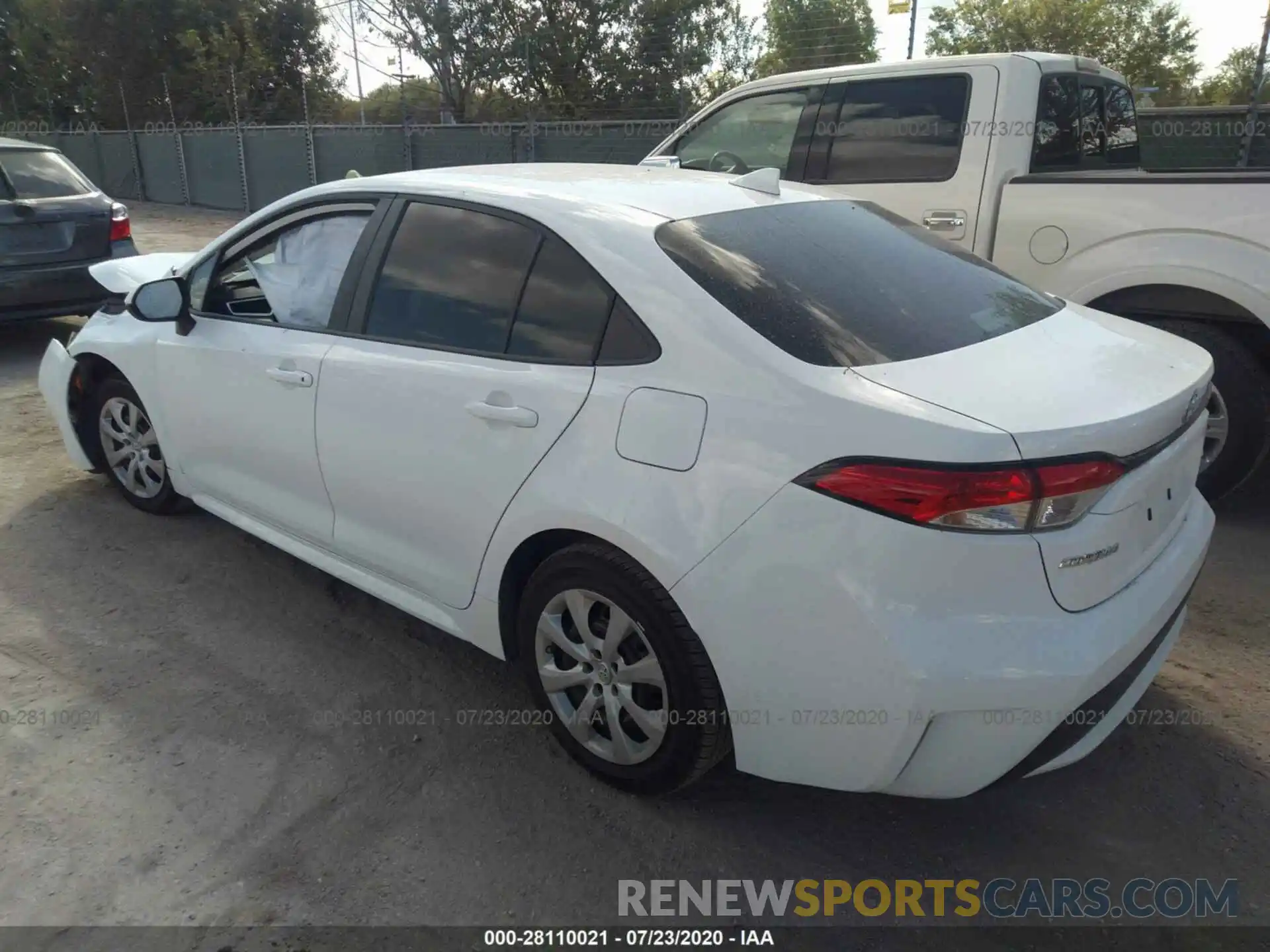 3 Photograph of a damaged car 5YFEPRAE8LP037002 TOYOTA COROLLA 2020