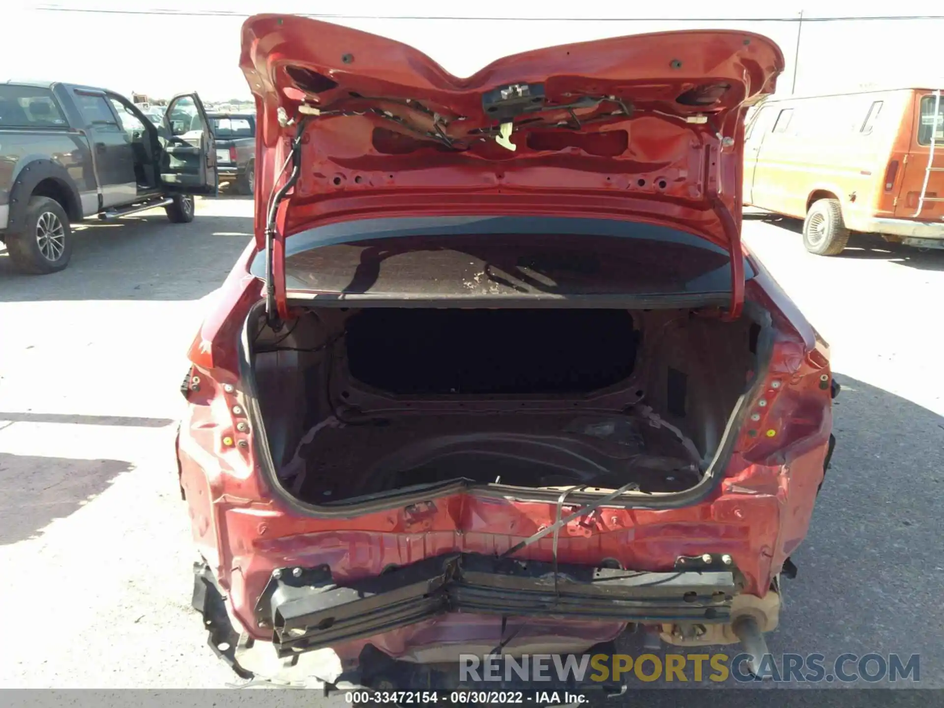 6 Photograph of a damaged car 5YFEPRAE8LP037338 TOYOTA COROLLA 2020