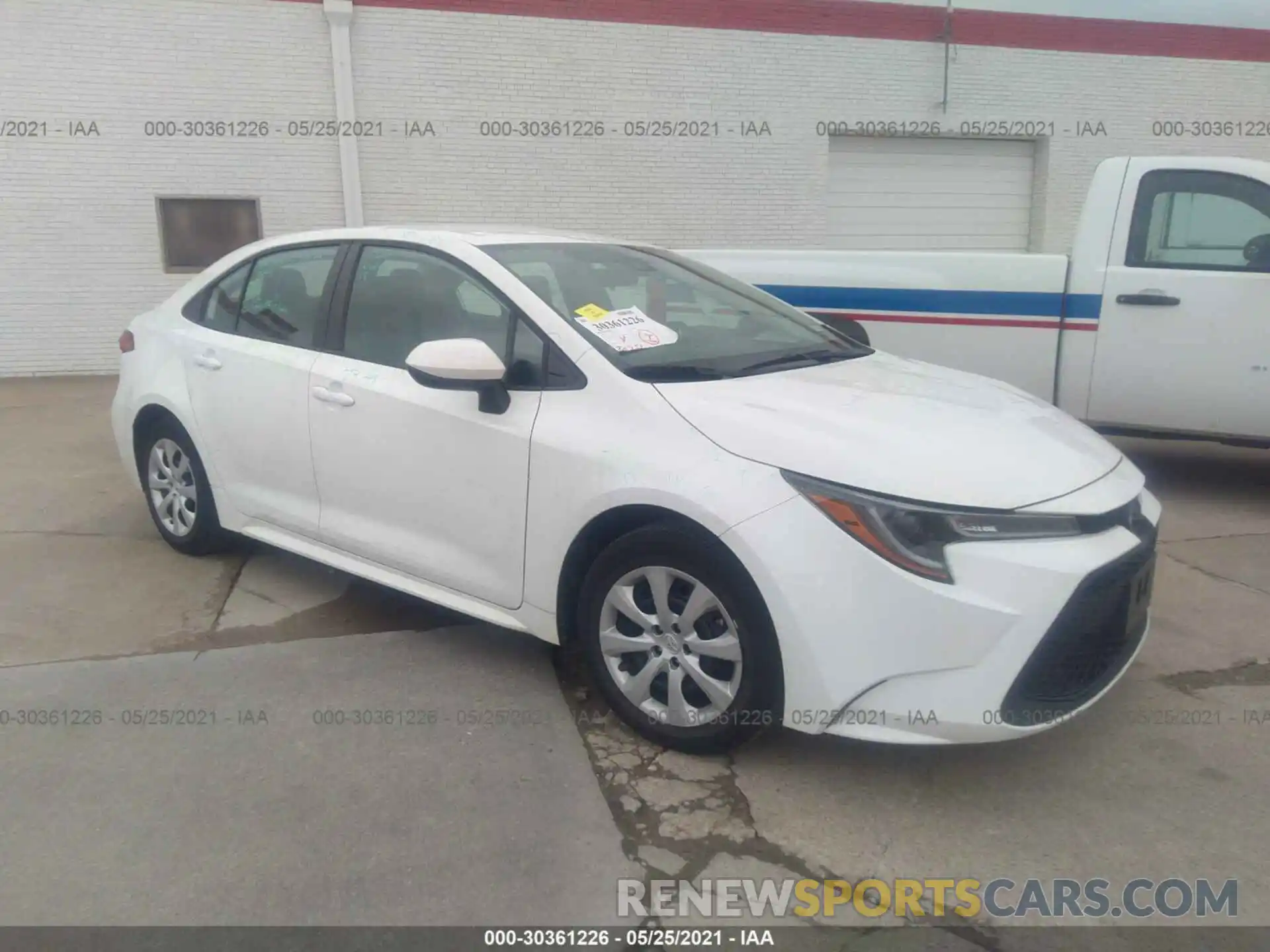 1 Photograph of a damaged car 5YFEPRAE8LP038313 TOYOTA COROLLA 2020