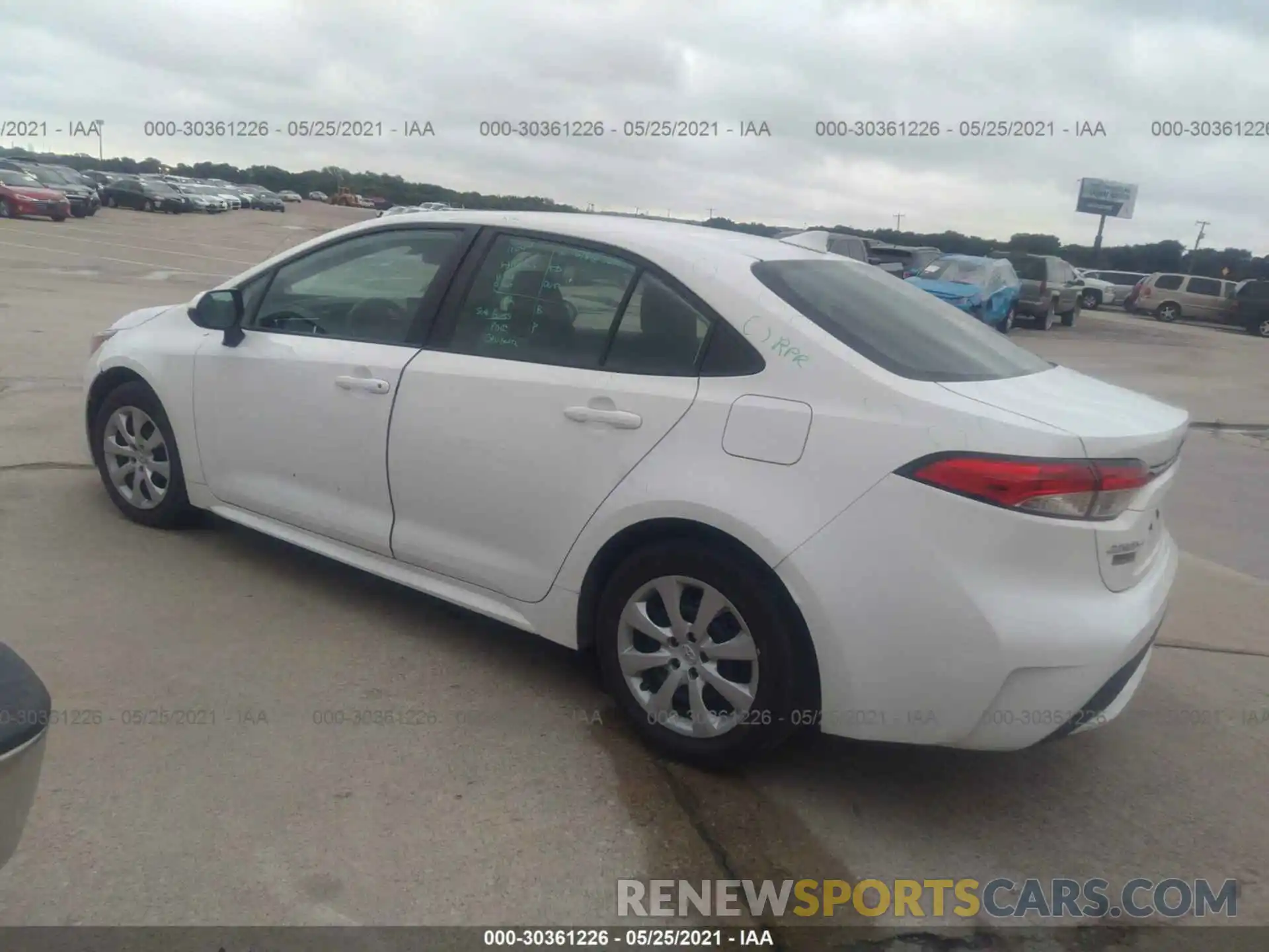 3 Photograph of a damaged car 5YFEPRAE8LP038313 TOYOTA COROLLA 2020