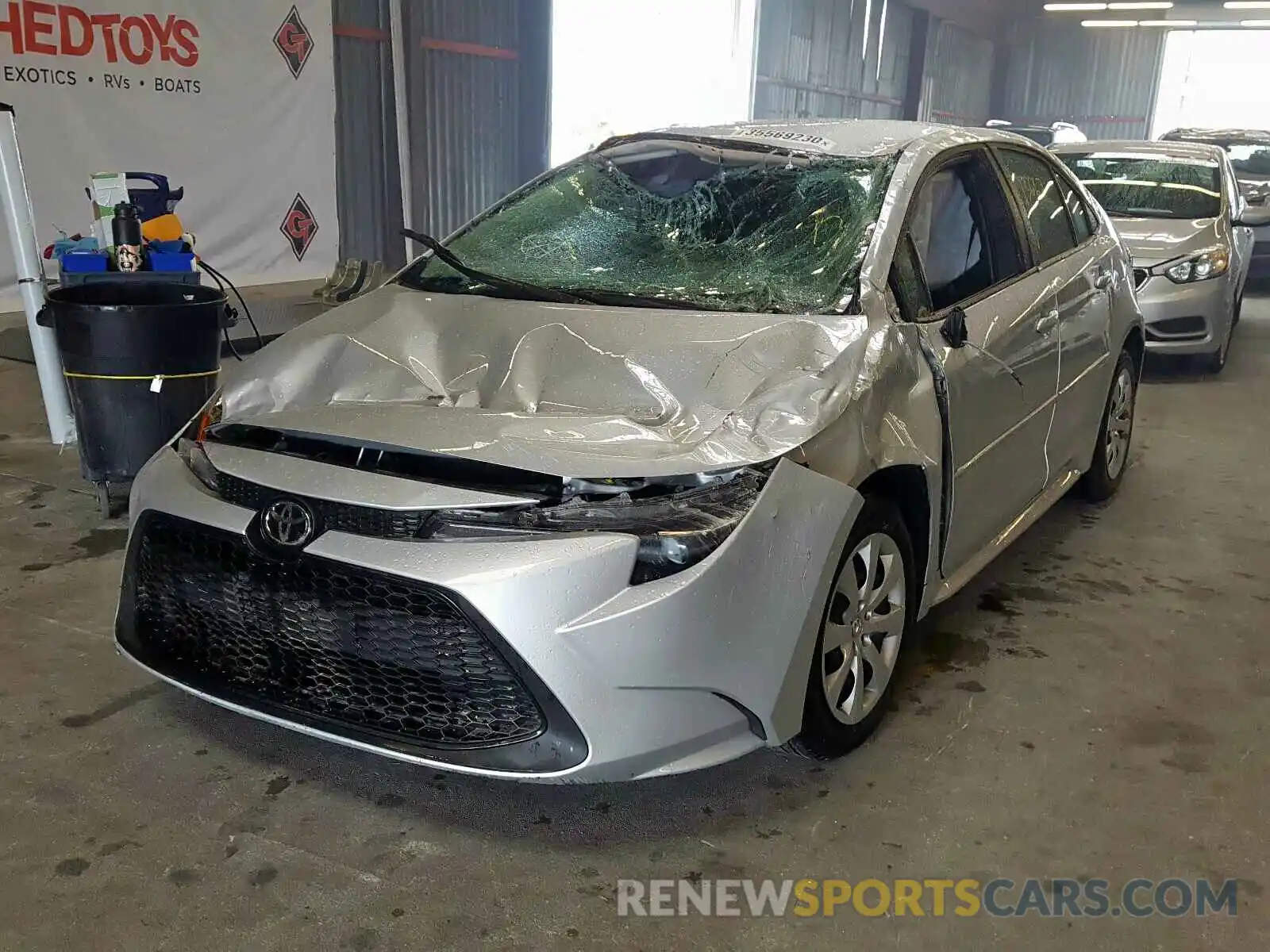 2 Photograph of a damaged car 5YFEPRAE8LP039252 TOYOTA COROLLA 2020