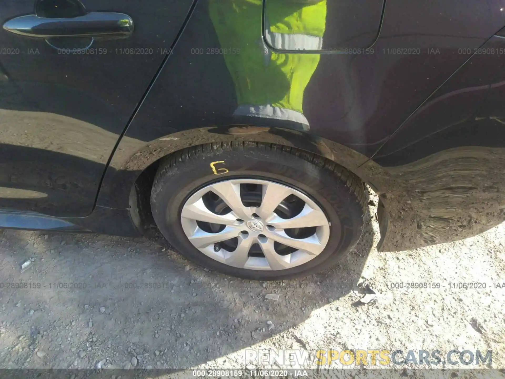 13 Photograph of a damaged car 5YFEPRAE8LP039462 TOYOTA COROLLA 2020